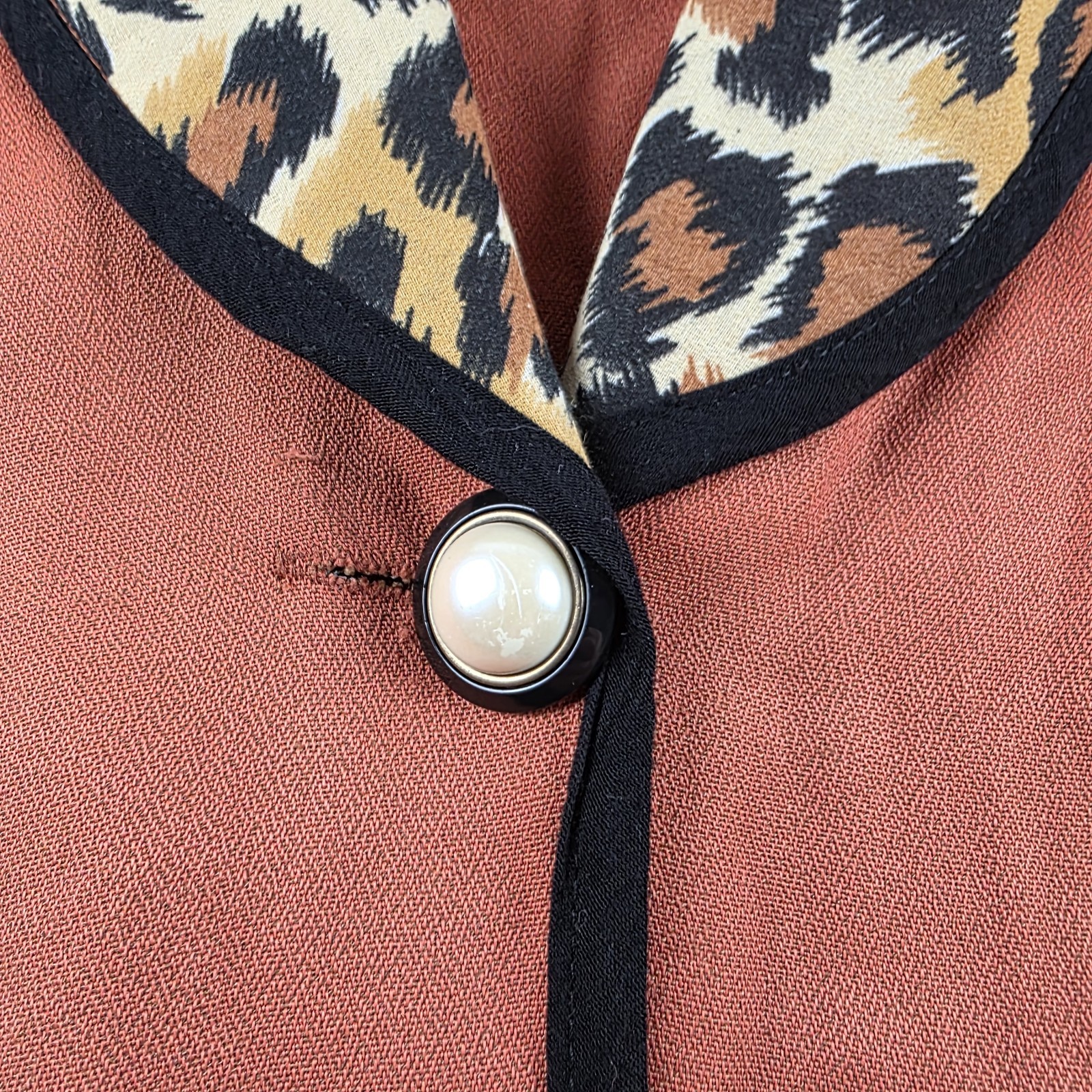 Vtg 70s 80s Womens Blazer Large Leopard Print Pearl Button Rayon Orange Made USA