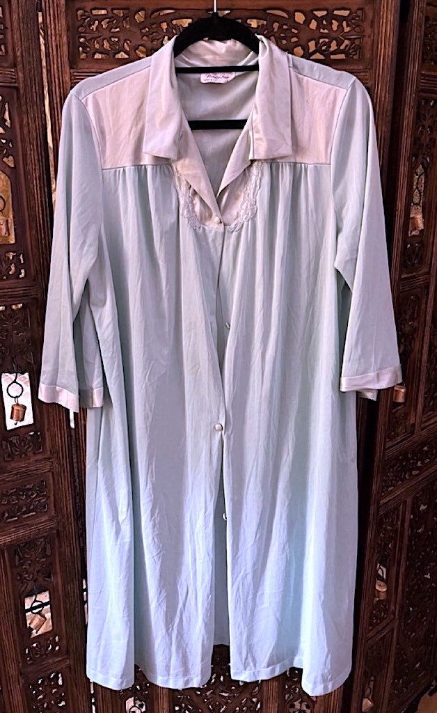 VINTAGE VANITY FAIR LIGHT BLUE AND WHITE BUTTON DOWN PAJAMA DRESS LARGE