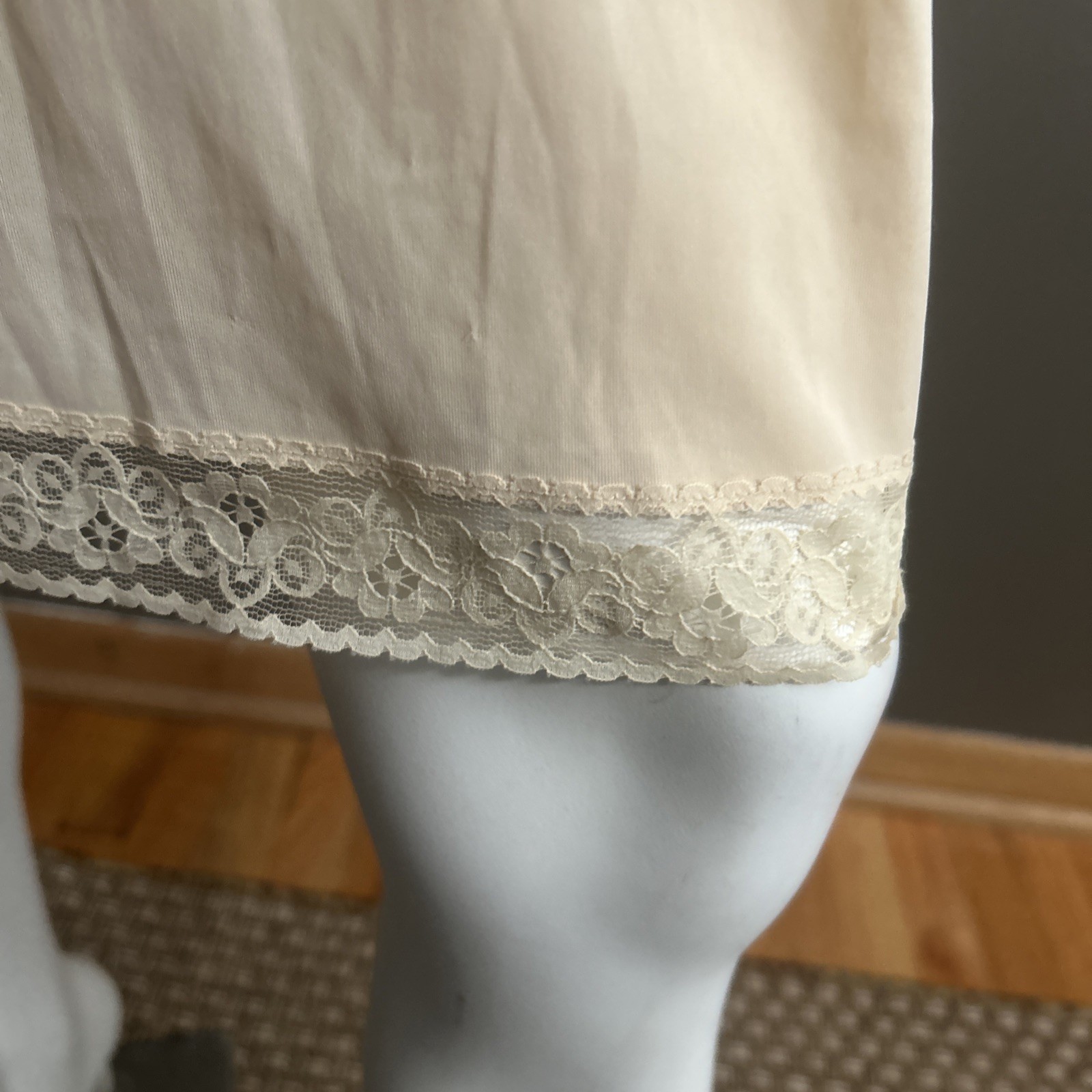 Vintage Slip Vanity Fair Size 40 All Nylon Made in U.S.A.