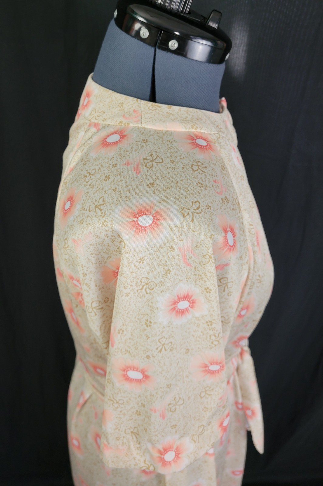 Vintage Cream/Gold/Coral Floral Dress w Wrap Around Overblouse Size XL?