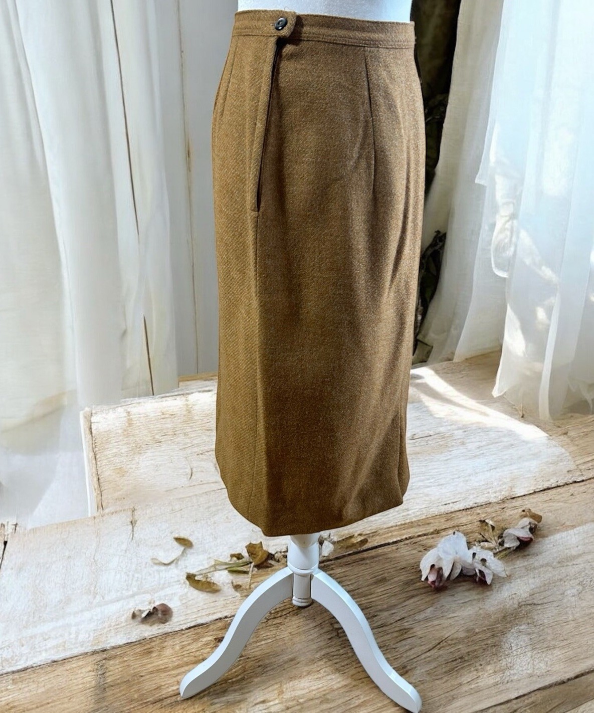 Vintage 1950s Wool Skirt Womens Size 28”w Cappuchino Color Woven All Seasons