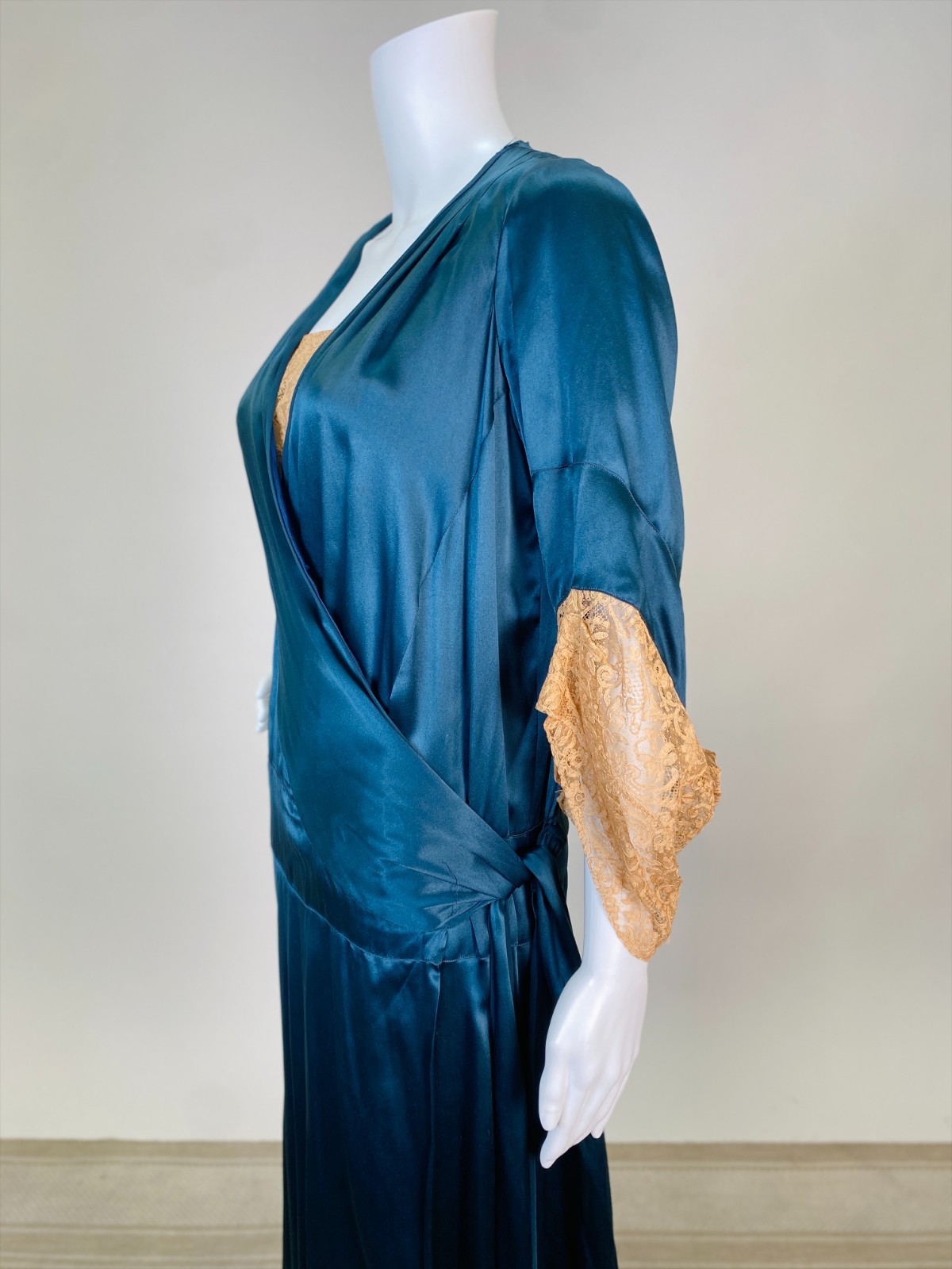 Antique Vintage Early 1920s Teal Blue Silk & Floral Lace Robe House Coat AS IS