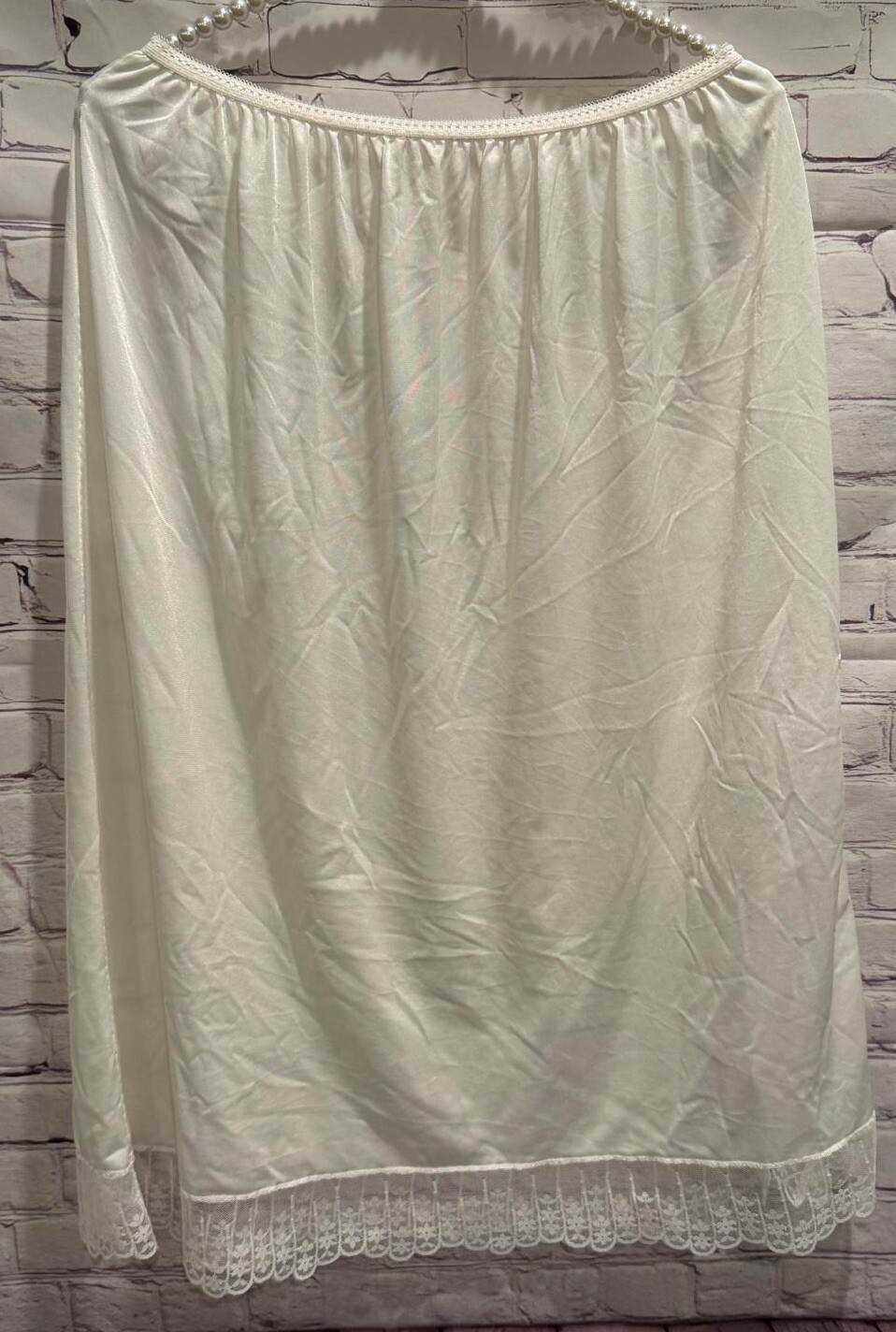 VTG 90’s Women’s Off White Nylon Wide Lace Elastic Waist Side Slit Half Slip L