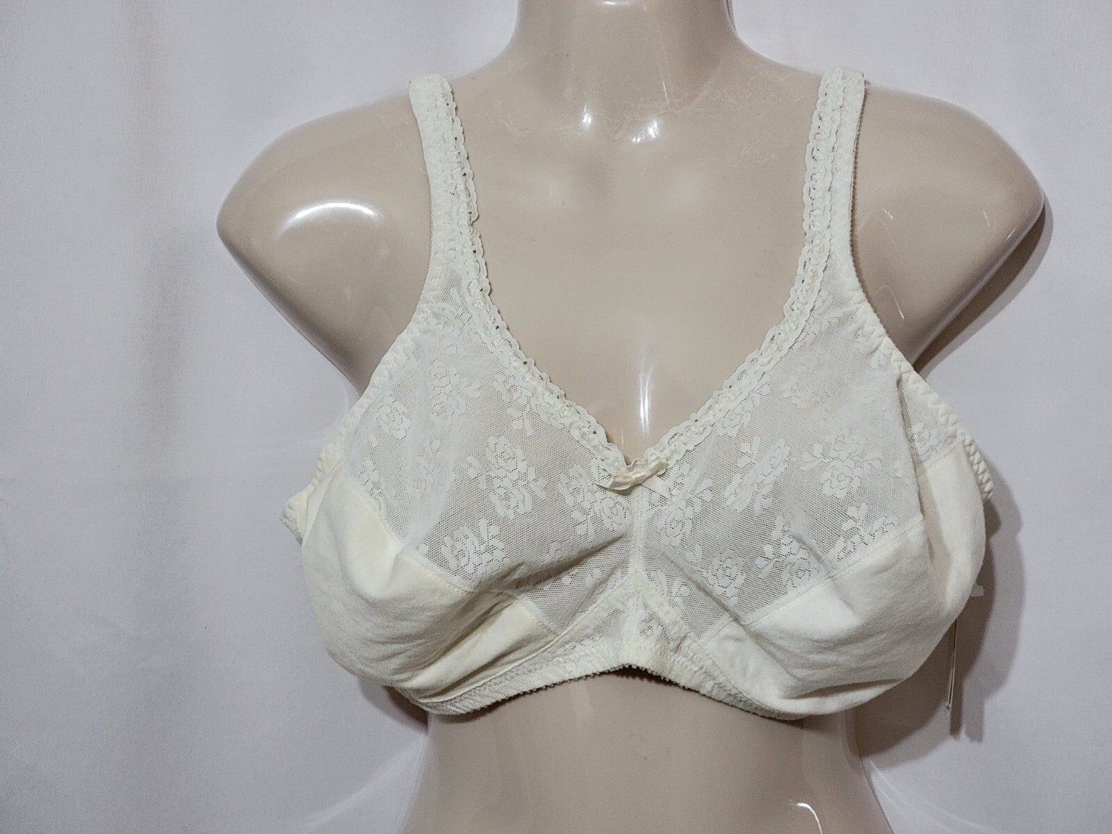 NWTS VINTAGE CABERNET SHEER FLORAL LACE NYLON STRETCH BRA #10155 SZ40D WHITE USA