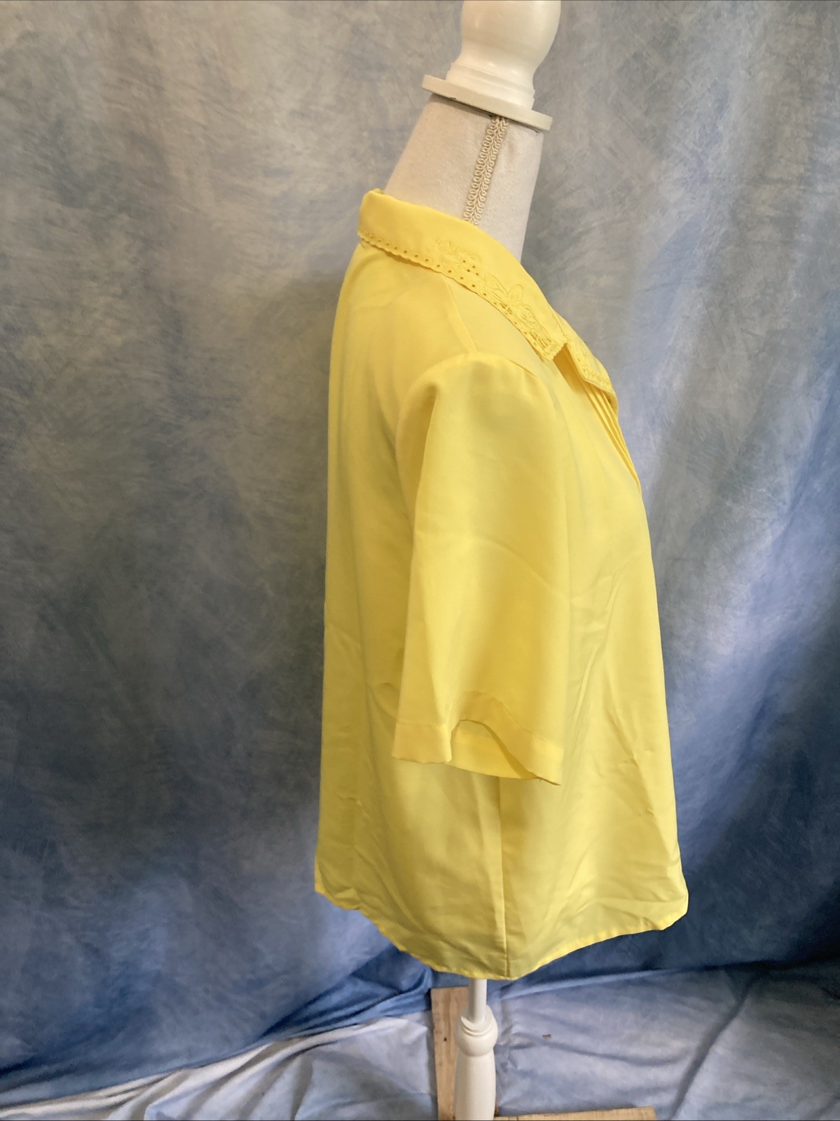 Vtg 1980s Yves Saint Clair Yellow Fabric Button Secretary Cottagecore Top Blouse