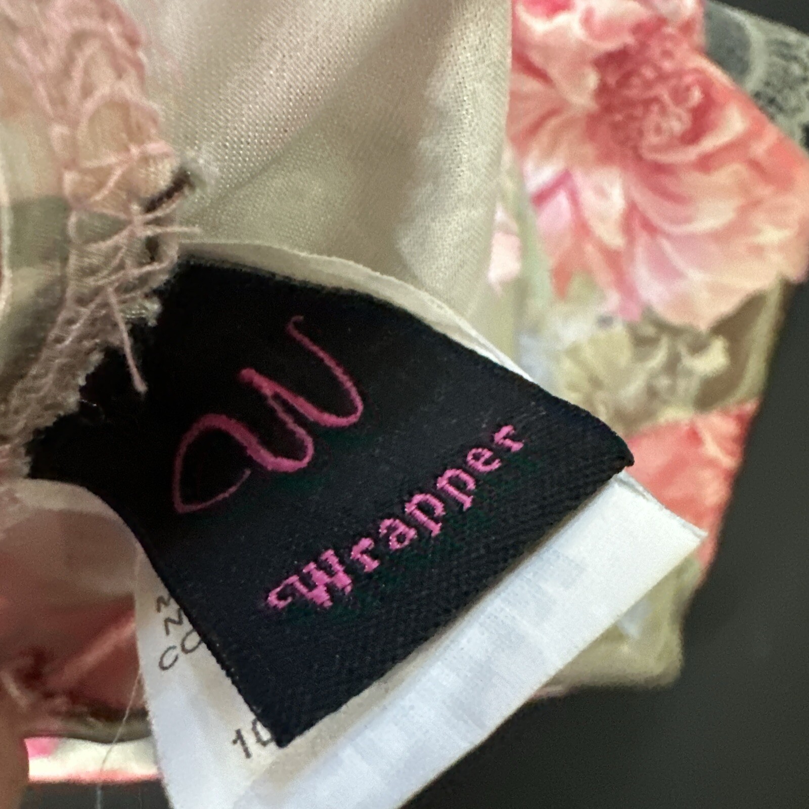 Vtg Wrapper Floral Camisole Poly Satiny Medium USA Pink Roses Peonies Tank Top