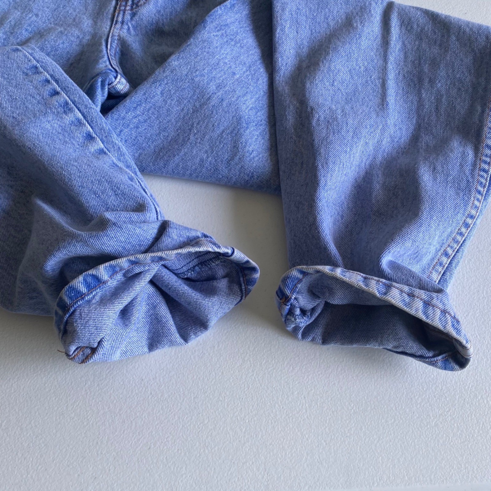 Bill Blass Vintage 90s High Waisted Pleated Tapered Light Wash Women Jeans Sz 14