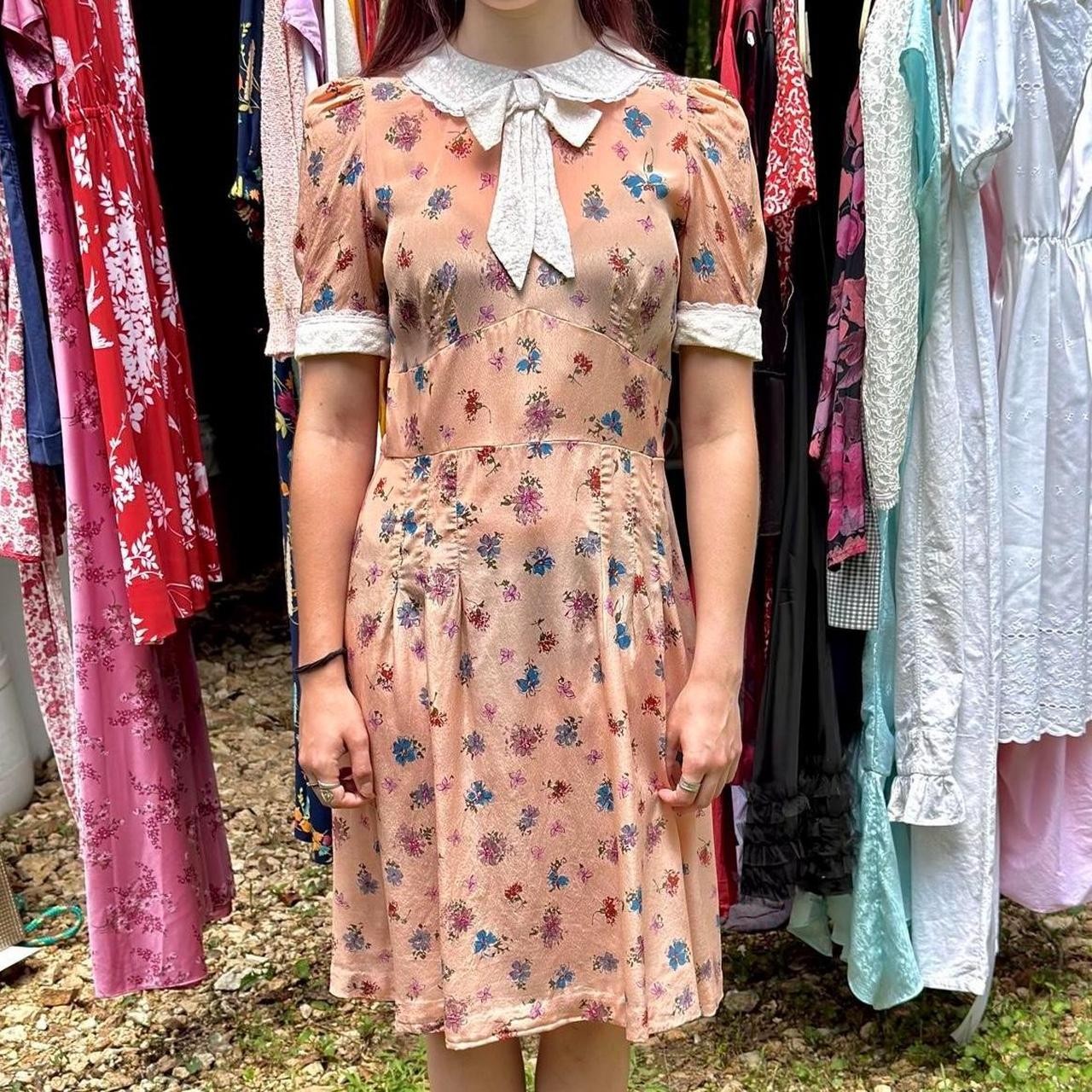 1940s peach ditzy floral day dress floral cold rayon w/ bow collar