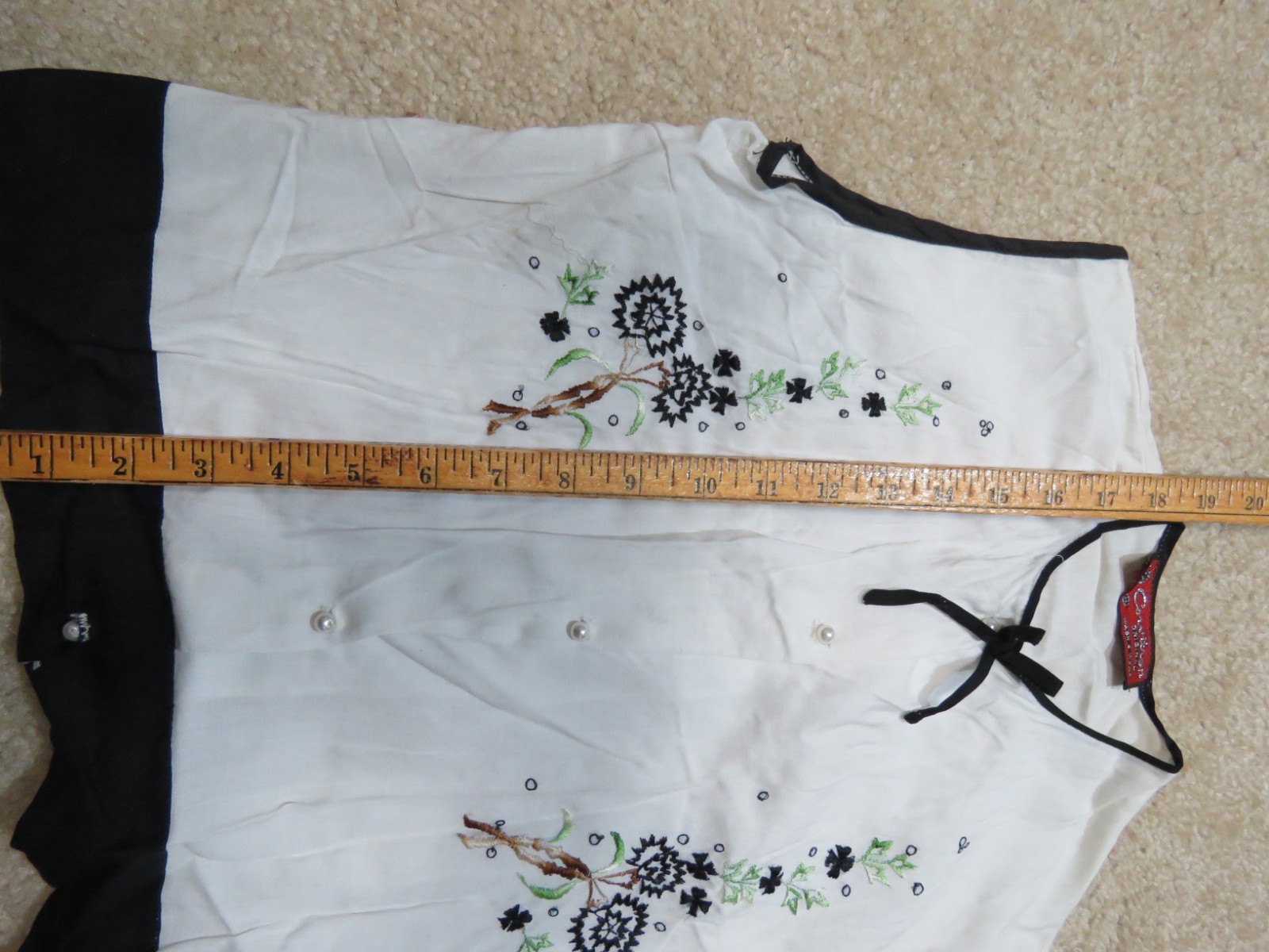 VTG 70’s Corvitron Original Embroidered Sleevless Blouse/Vest