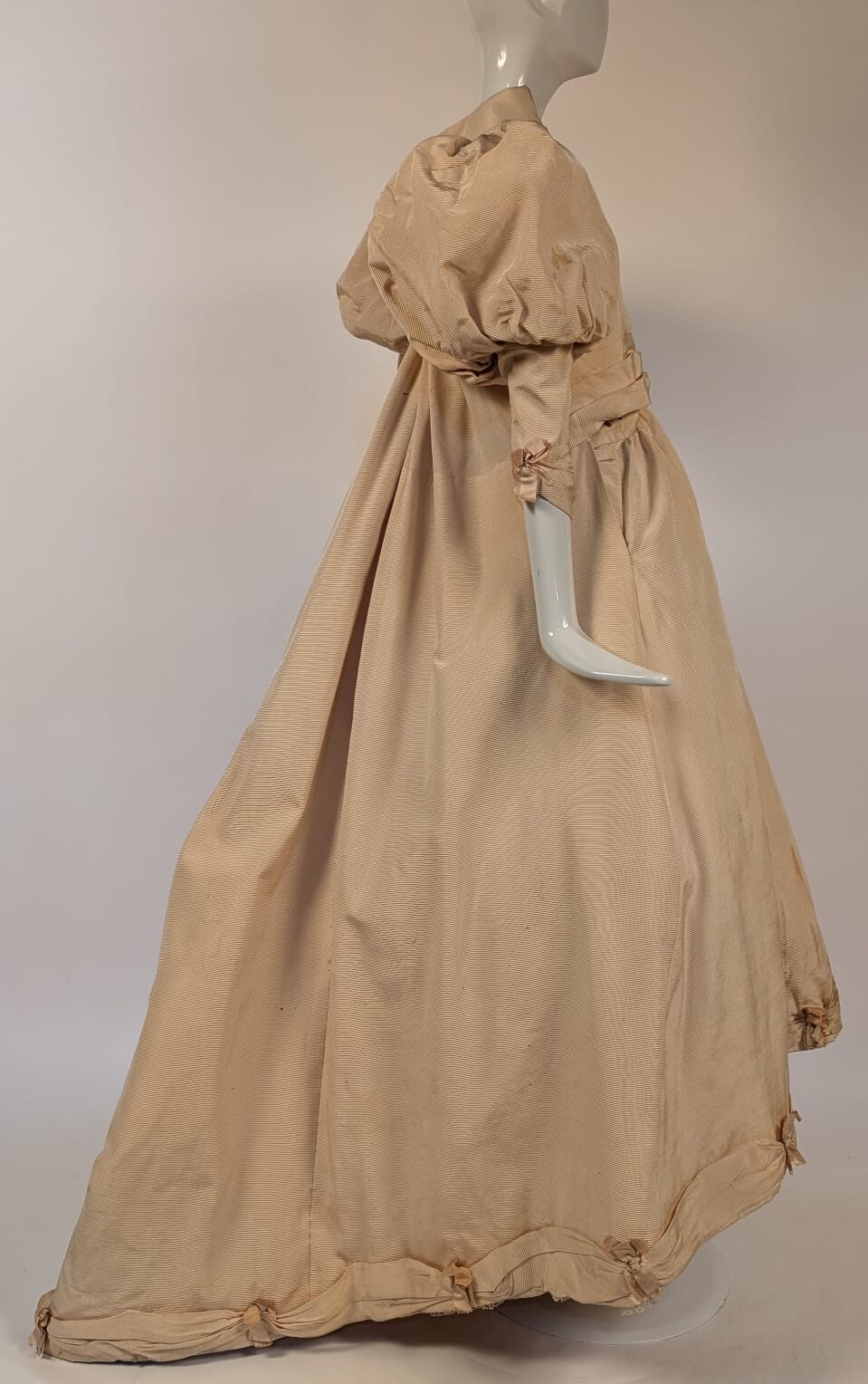 VICTORIAN 19TH C IVORY SILK FAILLE BUSTLE DRESS W PUFF SLEEVES + WATTEAU REAR