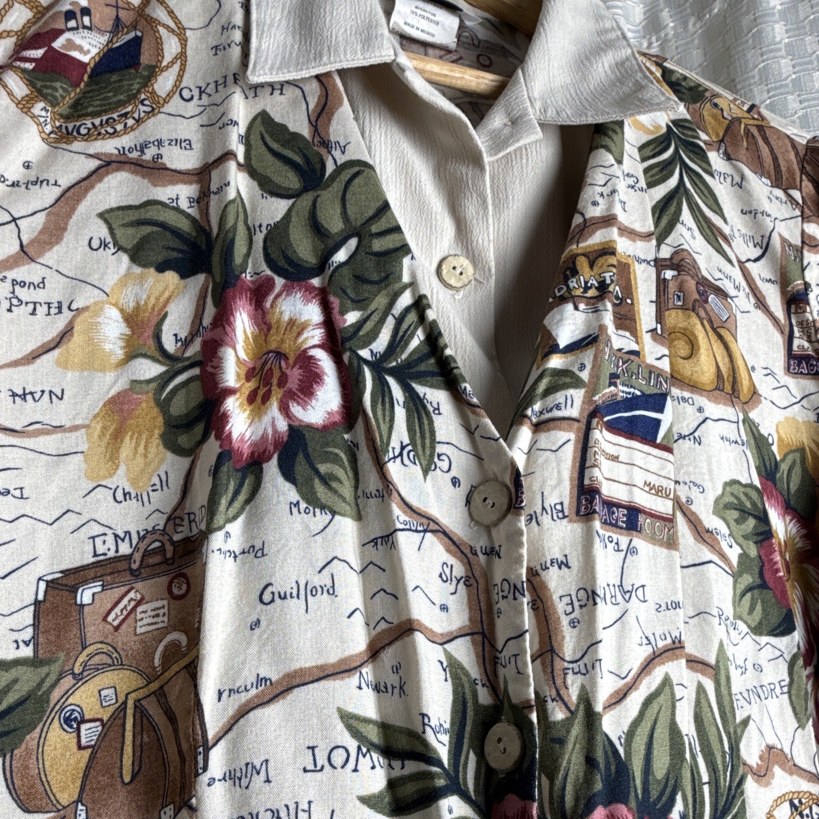 Vintage Teddi Women’s Novelty Map Travel Print Camp Shirt Rayon Hawaiian Blouse