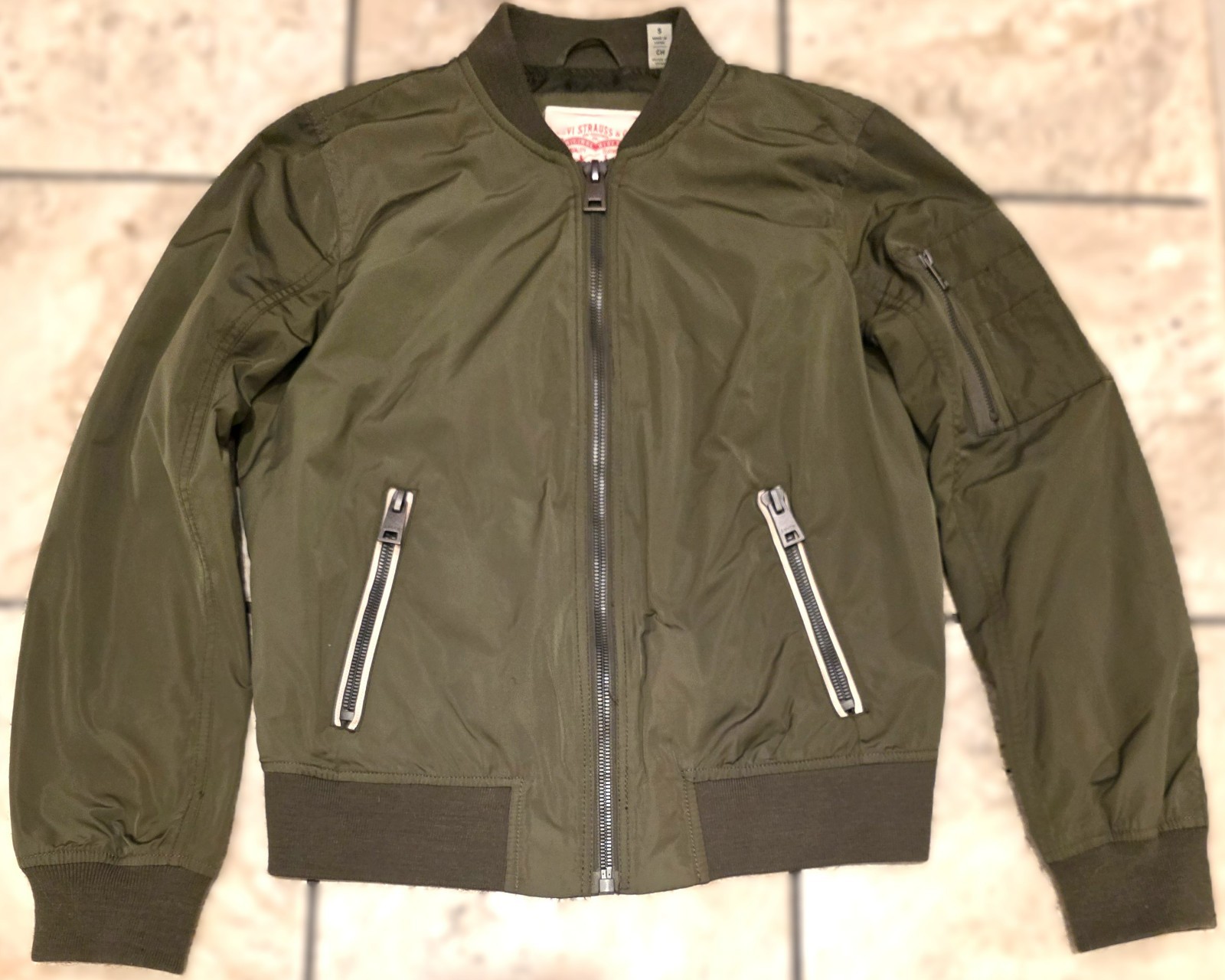 NWOT LEVI’S Lightweight Bomber Utility Jacket Olive Green Size Small