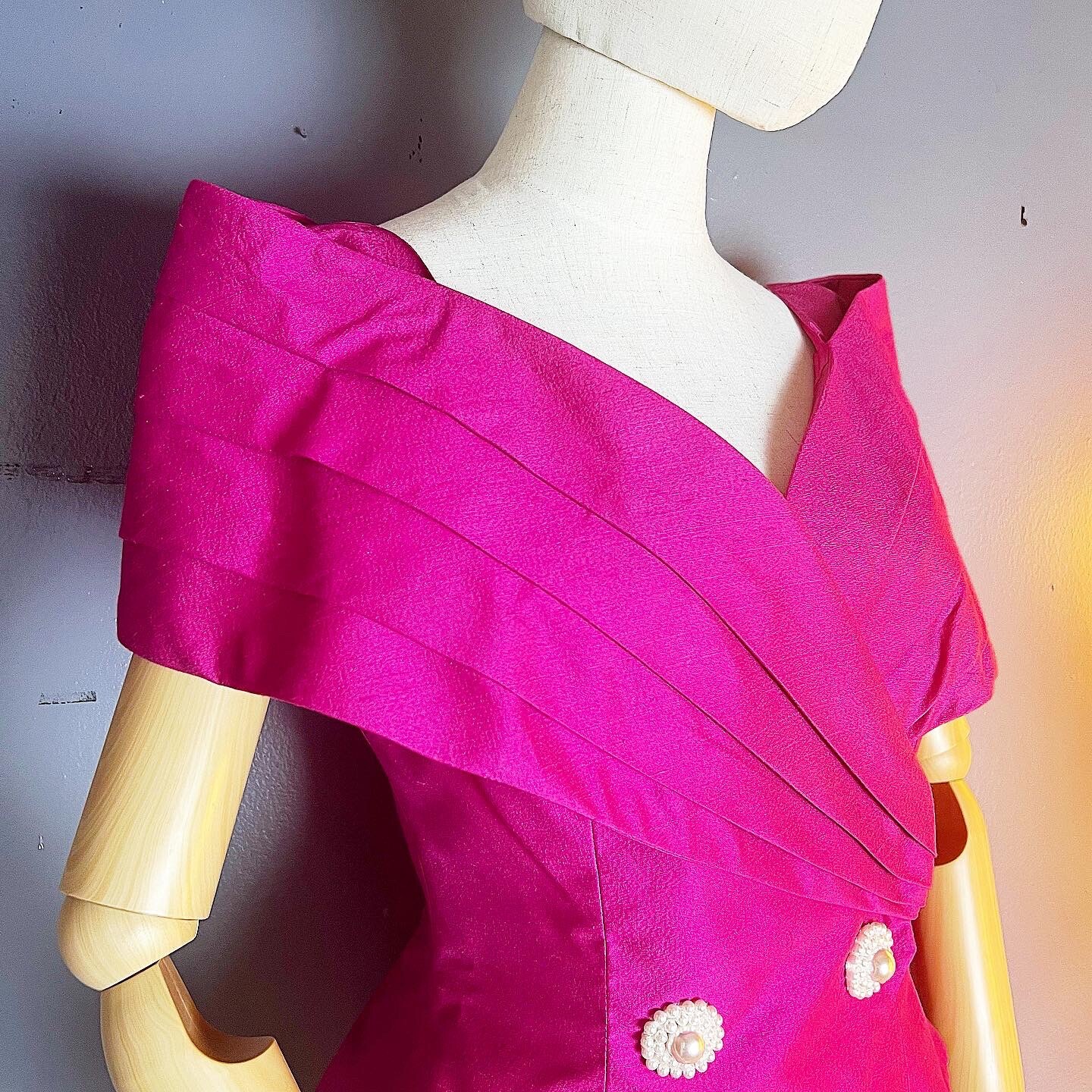 FUCHSIA PINK 90’s Y2K Vintage Peplum Pearl Rayon Portrait Collar Jacket Top XS S