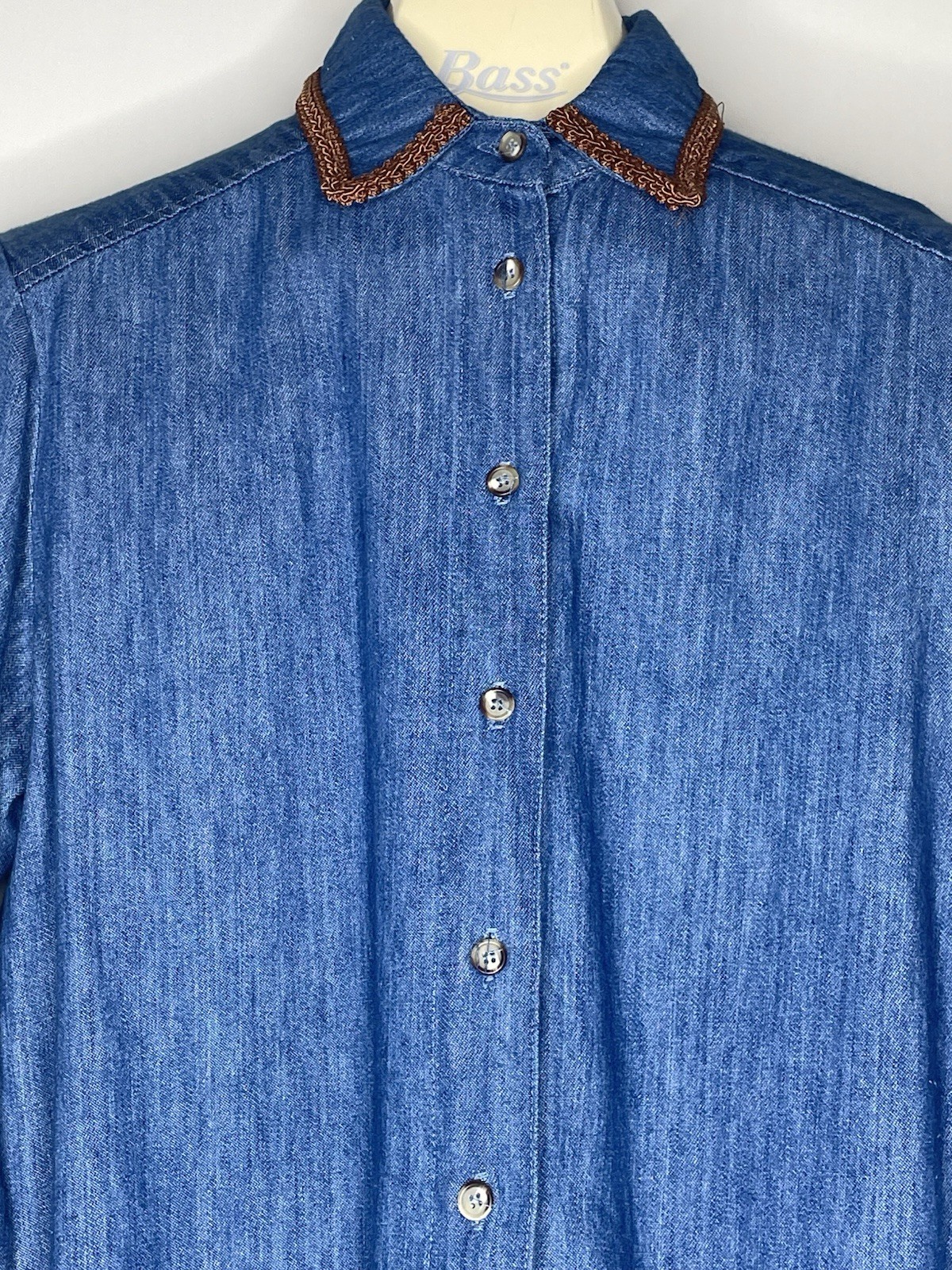 NOS Willowbend Medium Secretary L/S Blue Cotton Chambray Button Down Shirt