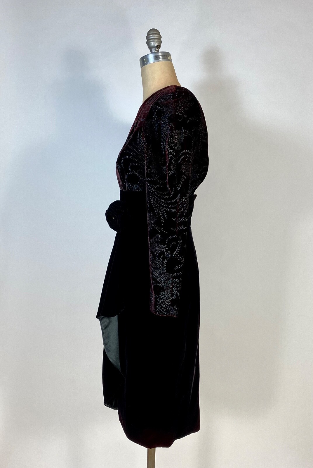 Vintage late 1980’s-90’s little black velvet cocktail dress w/fabric rose detail