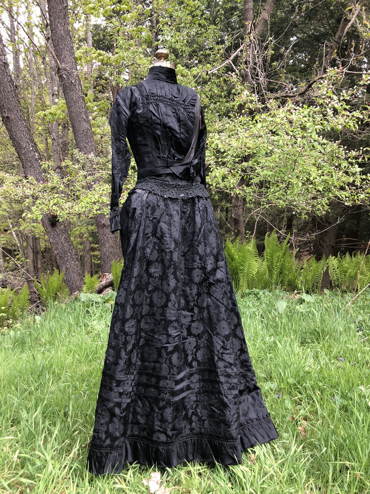 Vintage Antique 1800’s Victorian Martha Maxwell Gown Beautiful floral Brocade