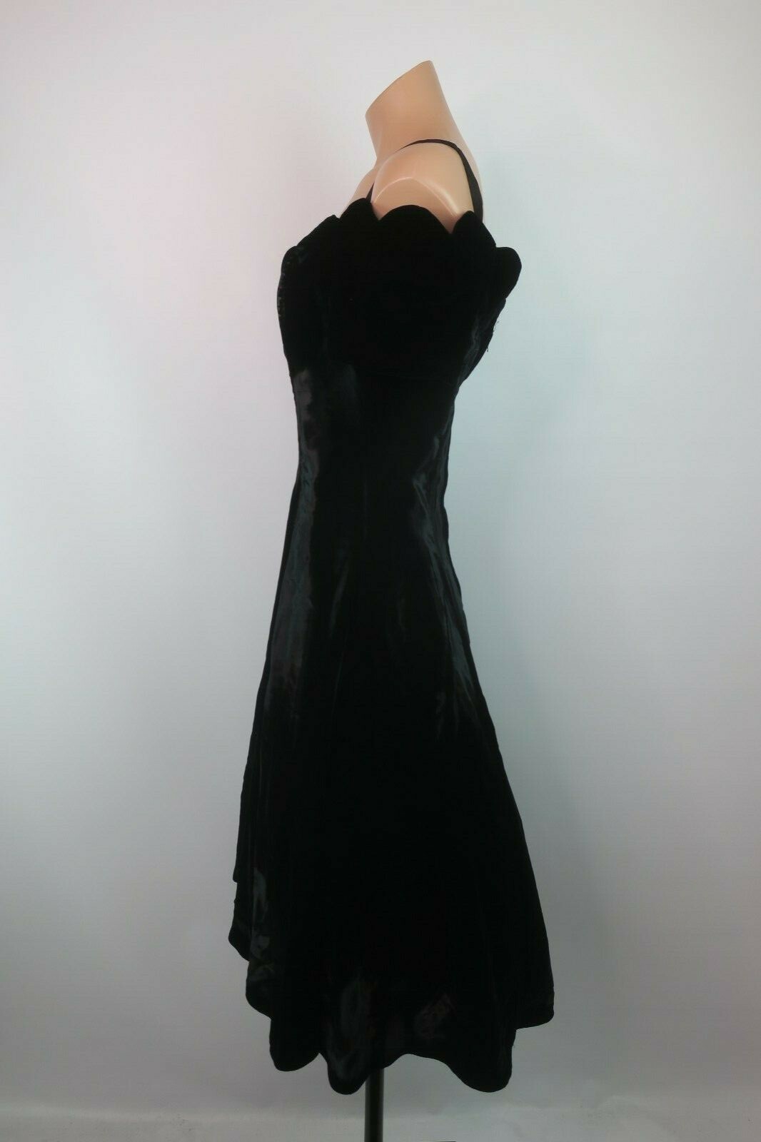 VTG 80s KAREN LUCAS for NIKI Off Shouder Black Velvet Goth Evening PROM Dress M