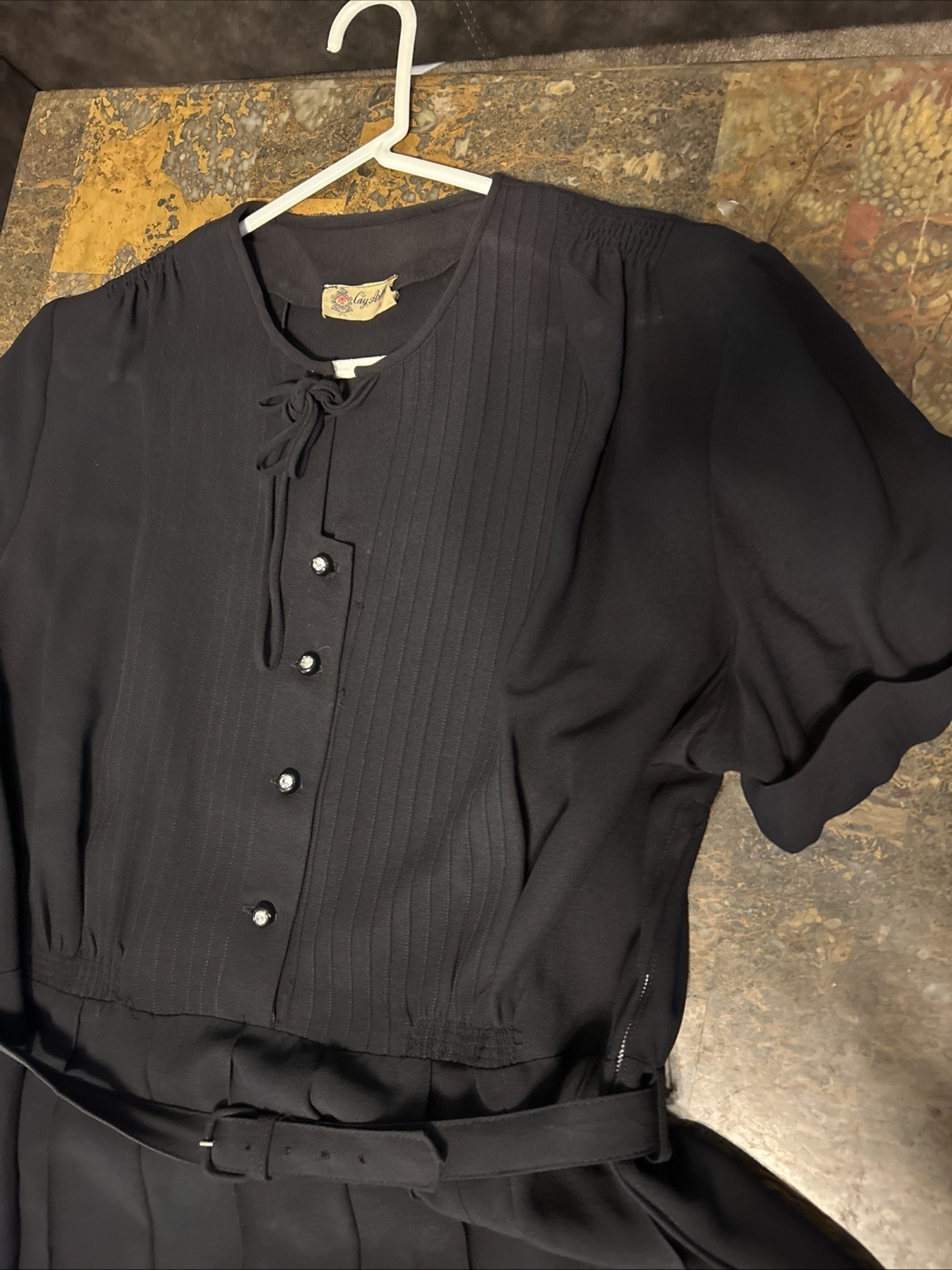 Vintage Cay Artley 1940’s Crape Rayon Black Short Sleeve Dress w Belt. Read