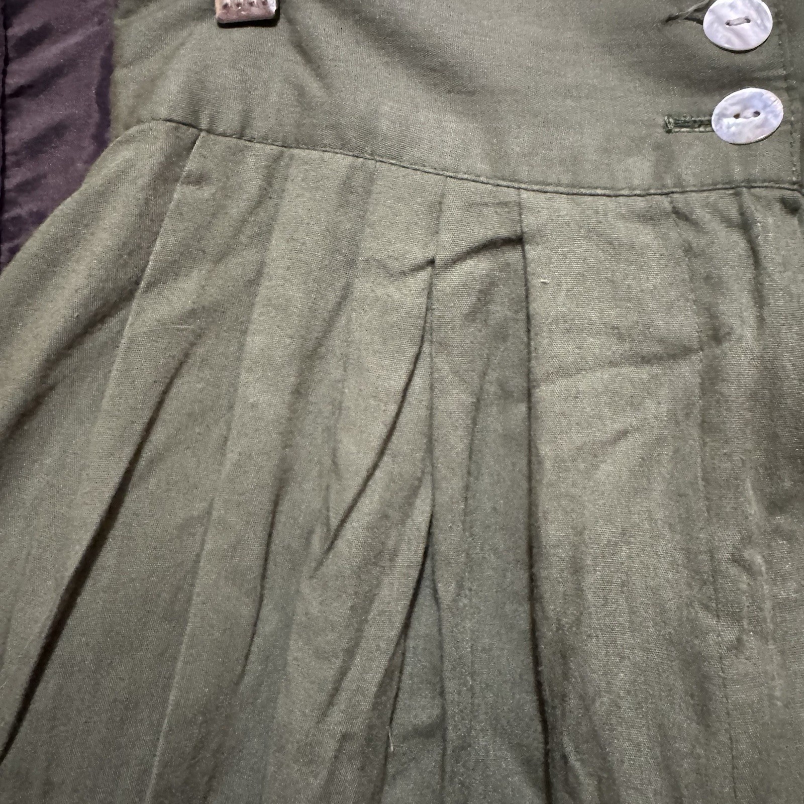 Kathie Lee Women’s Green Shorts Elastic High Waist Pleated Front Size 10 Vtg