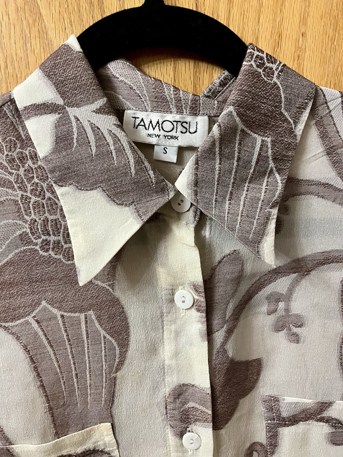 Tamotsu NY Vintage Silk Blouse- Rare Find, Floral Print Size small, Very Good !