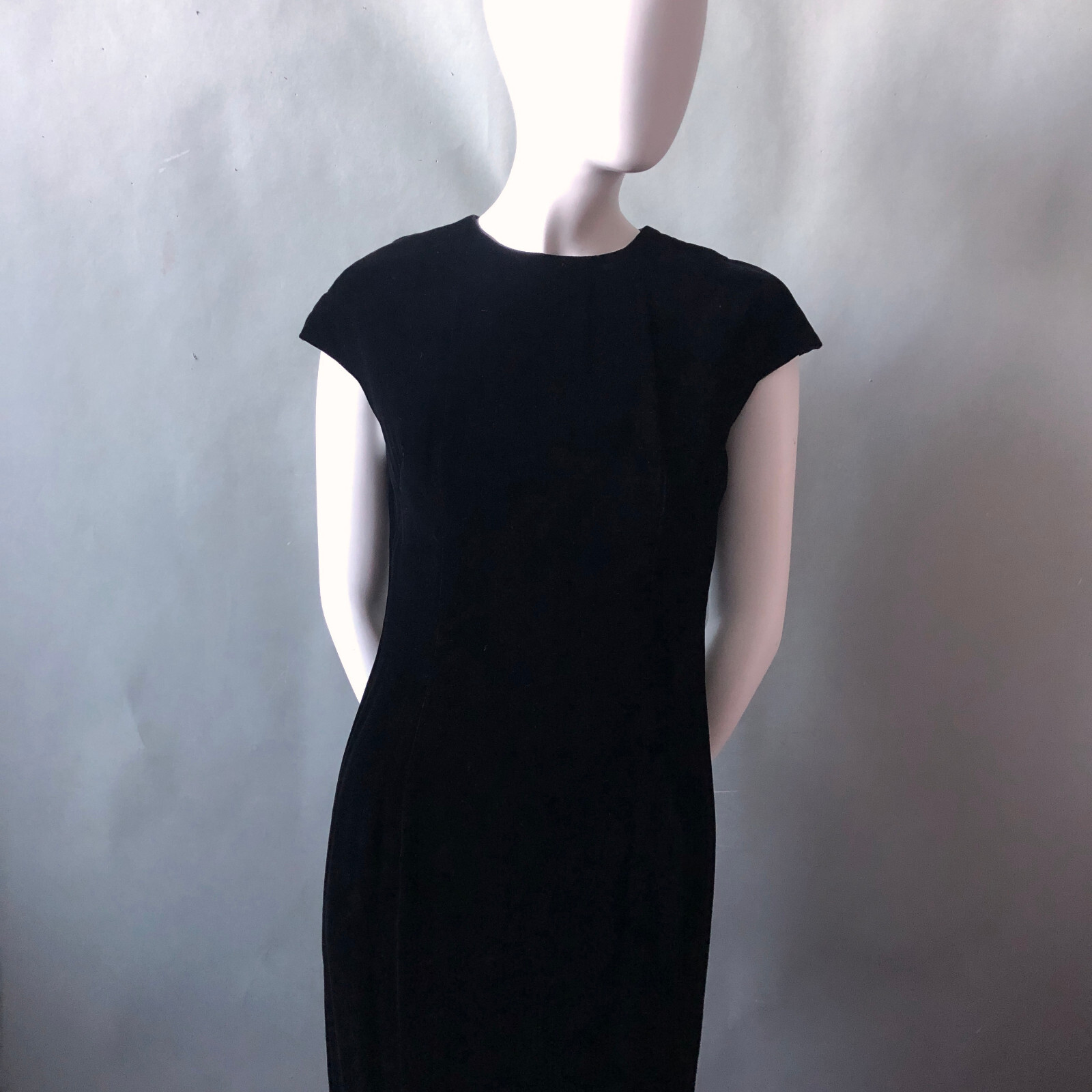 1950s Jonny Herbert LBD Black Velvet Sheath Gown HOLIDAY Dress sz M 36-28-39