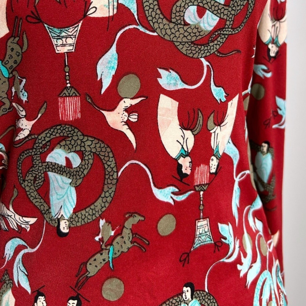 70s Vintage Novelty Print Shirt Art Traditional Animal Dragon Snake Pattern.