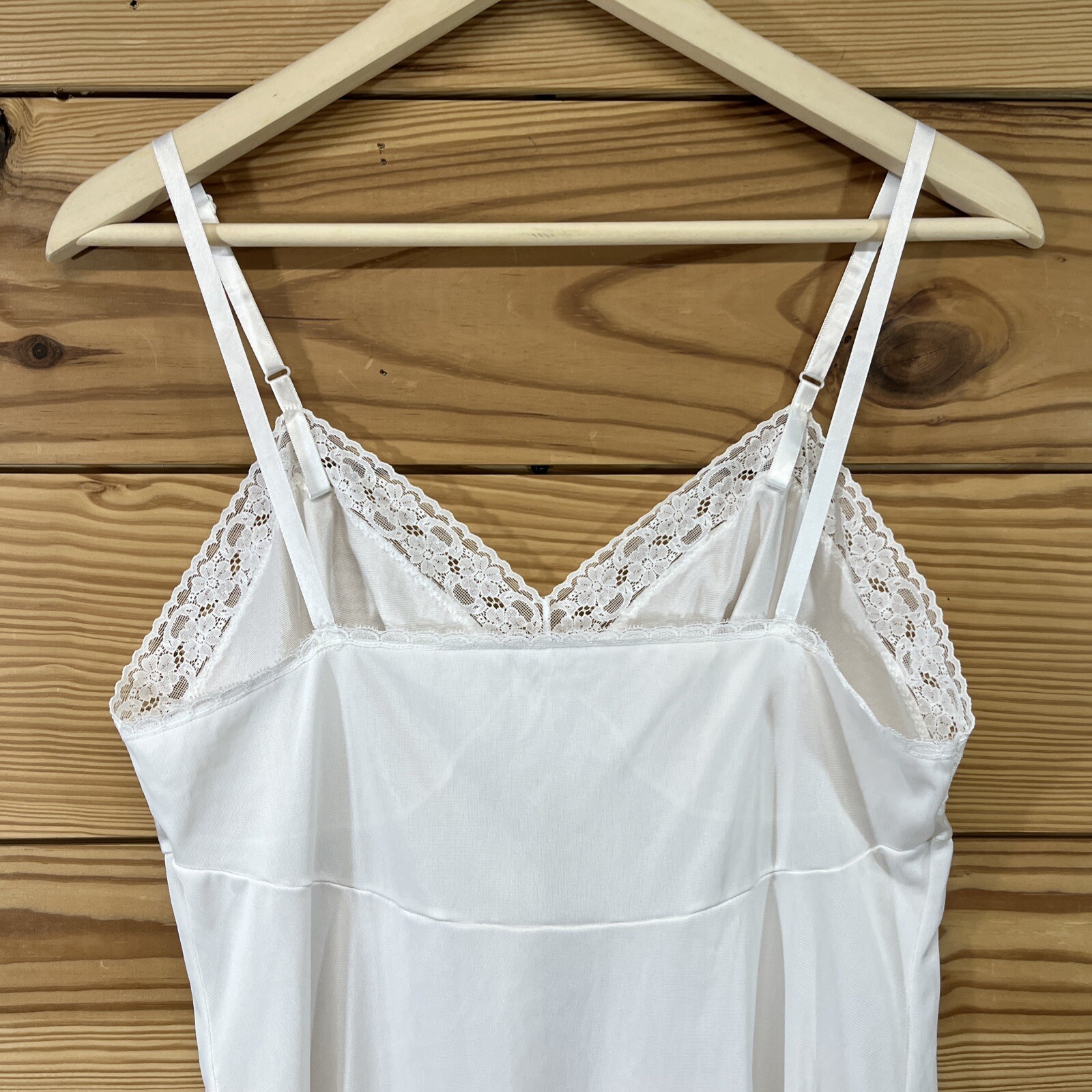 Vtg Vanity Fair Full Slip 36 White V-Neck Lace Trim Nylon Antron Made in USA B84