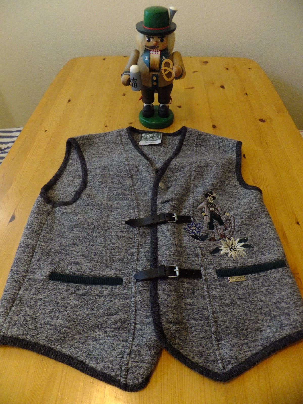 OCTOBER FAST = WESENJAK TIROL GREY BOILD WOOL VEST & BAVARIAN WOOD „BEER” ITEM.
