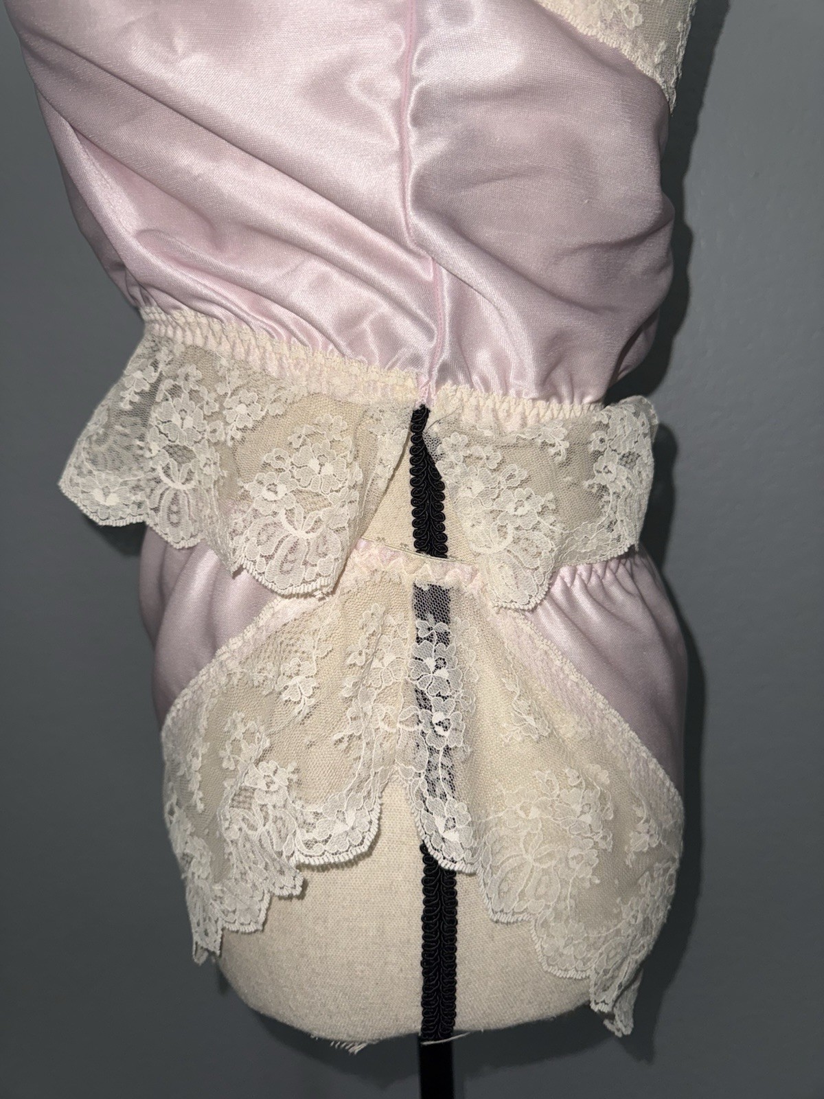 Dolores For Poirette vintage pink satin lace lingerie 2pc Set 70s Pin-Up Boudoir