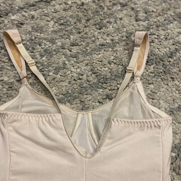 Vintage 80s/90s OLGA Nude Shapewear Bodysuit – Size 34D Classic vintage OLGA