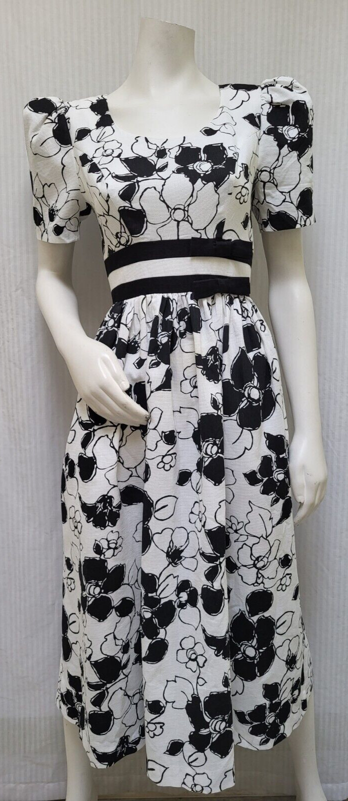 Vintage 80’s Melissa Black & White Floral Puff Sleeve Midi Dress – XS/S – EUC