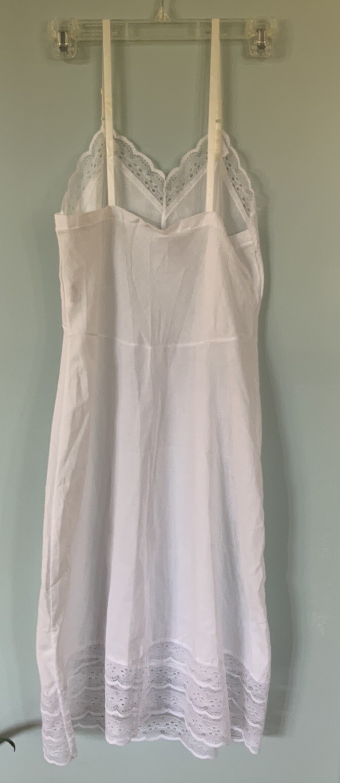 VTG Figurfit by Indera Size 34 White Poly/Cotton W/ Lace Full Slip Babydoll
