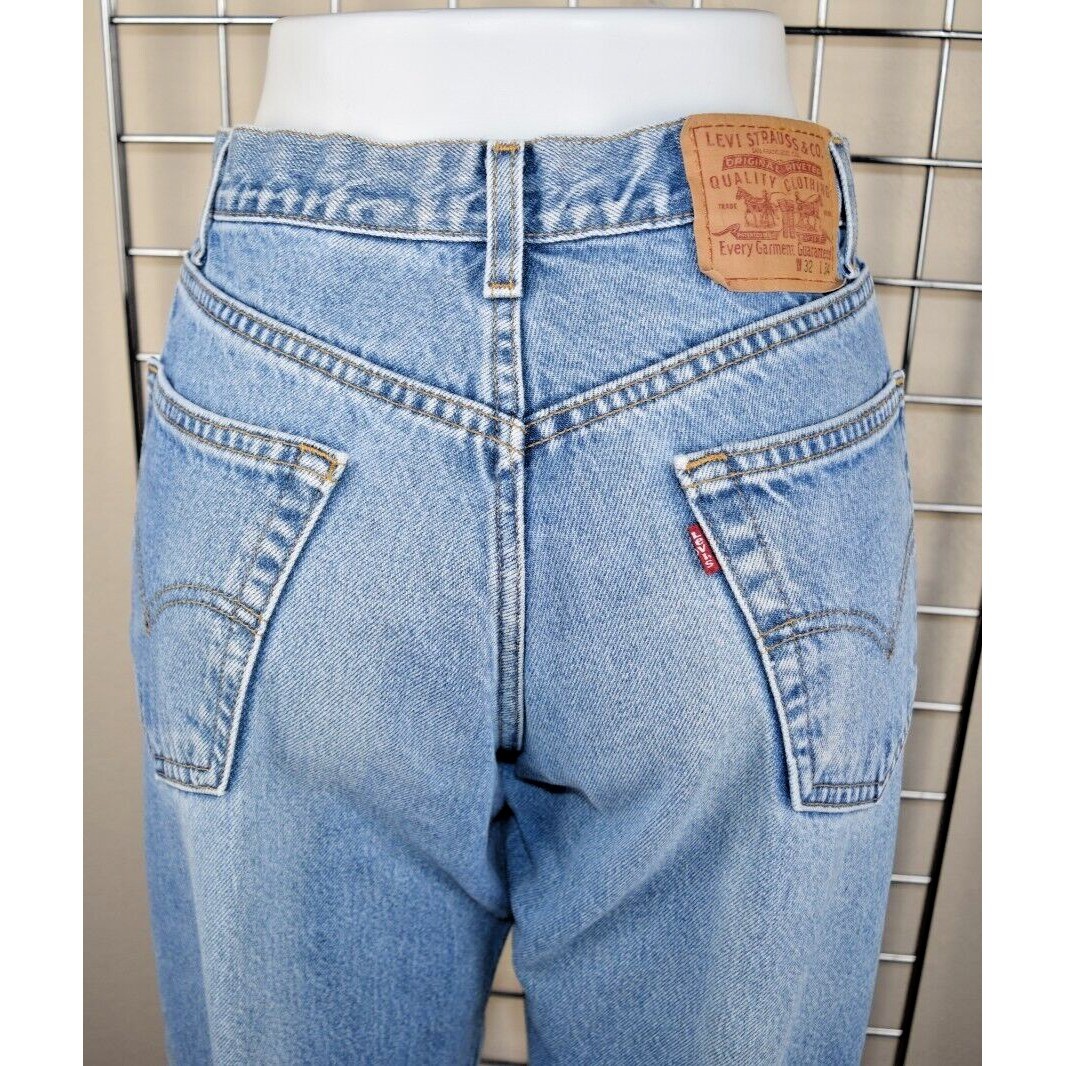 Vintage Levis Jeans 32 x 33 Y2K Blue Relaxed Fit Straight Leg Soft Fading c.2001
