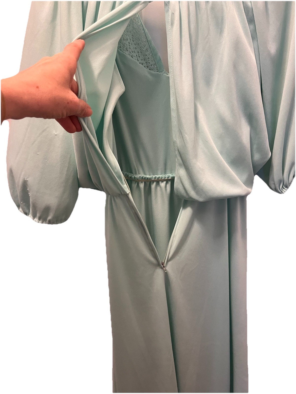 Mint green vintage 70s dress with lace detailing. Size Small