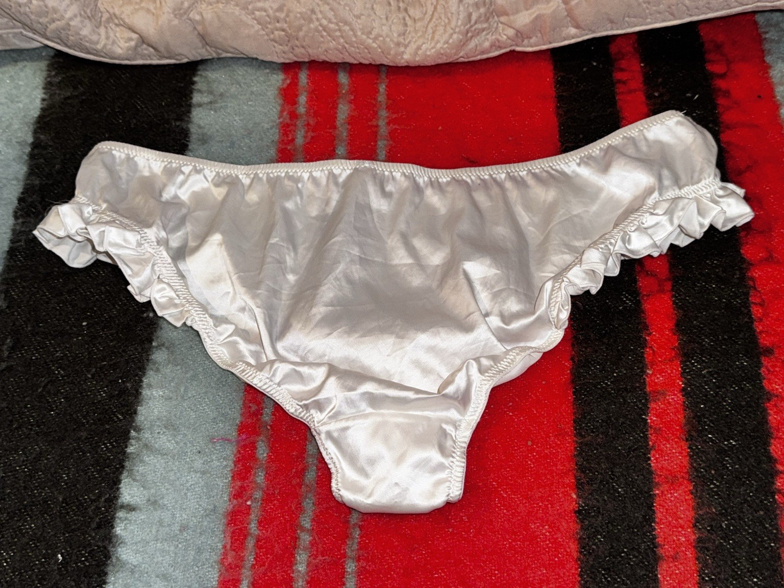 Rare VTG VS Sexy Little Things Silky Satin Ruffle Cheeky Panty Size L Ivory NWT
