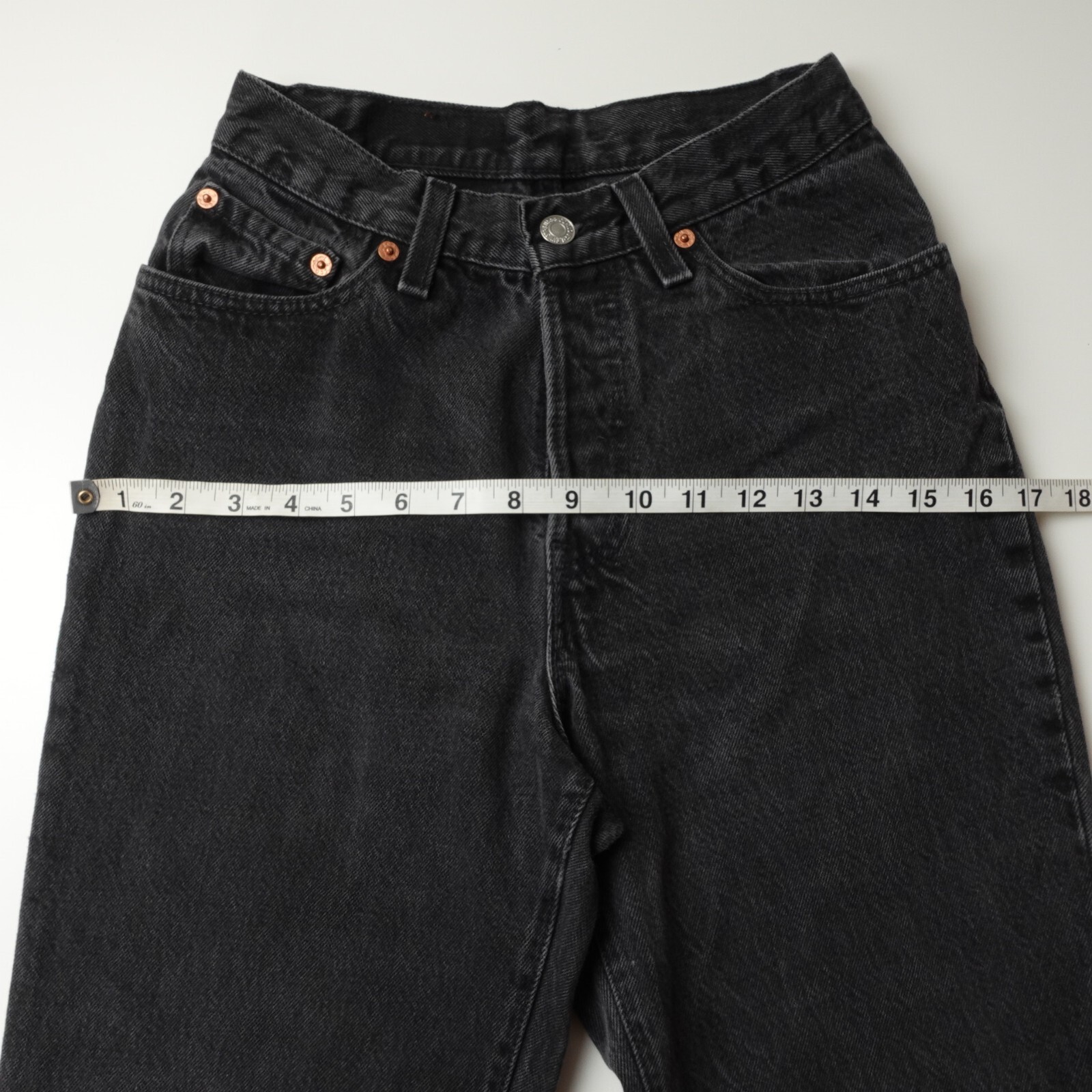 Vintage 90s Levi’s 501 18501-0660 Womens Black Denim Jeans Made in USA 5 L 24×33
