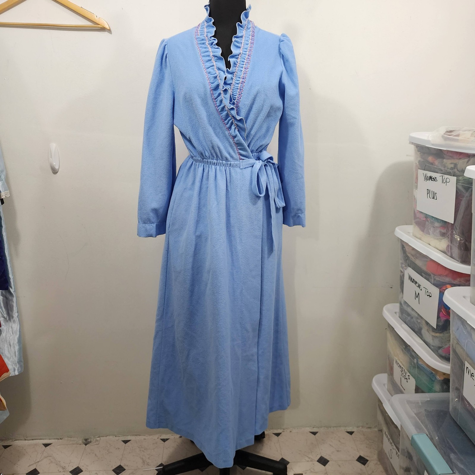 Vintage Famous Bodies Blue Terry Cloth Maxi Robe Ruffled Neckline Tie Waist Sz L