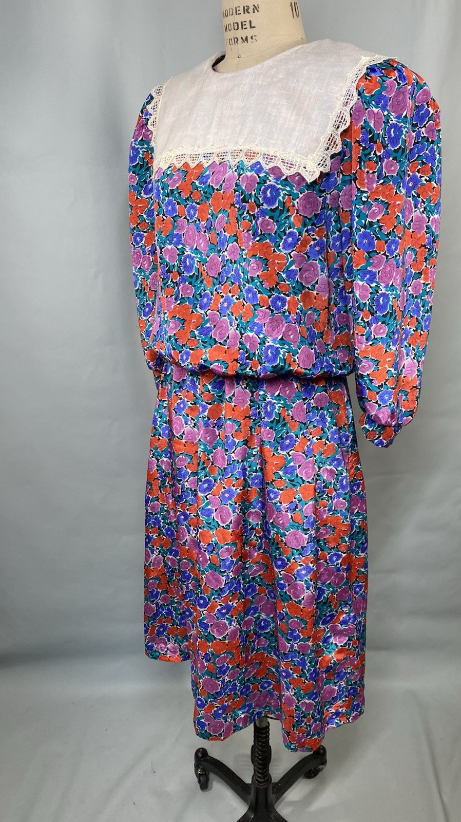 Vintage Dress SIZE LARGE 14 floral classic white collar 80s 90s modest LISA II