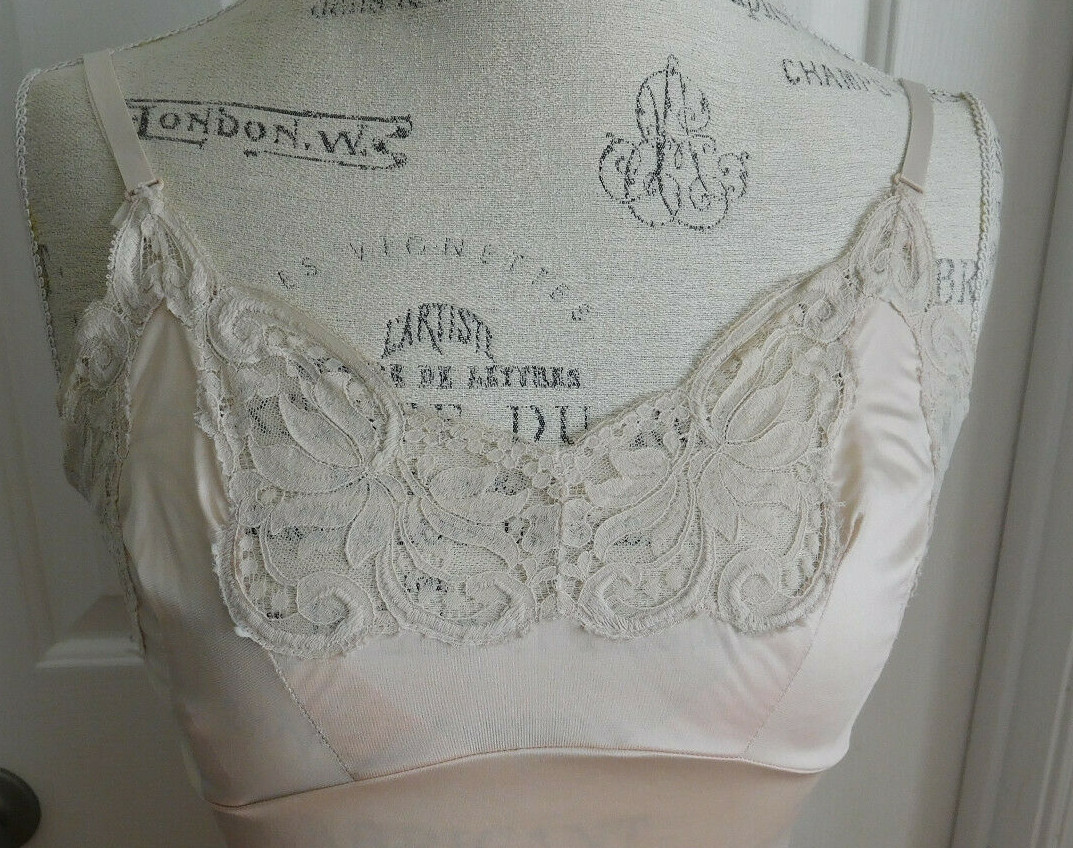 VINTAGE BEIGE w/BEAUTIFUL LACE MODERN MAID WOMEN’S NON-CLING NYLON FULL SLIP 32