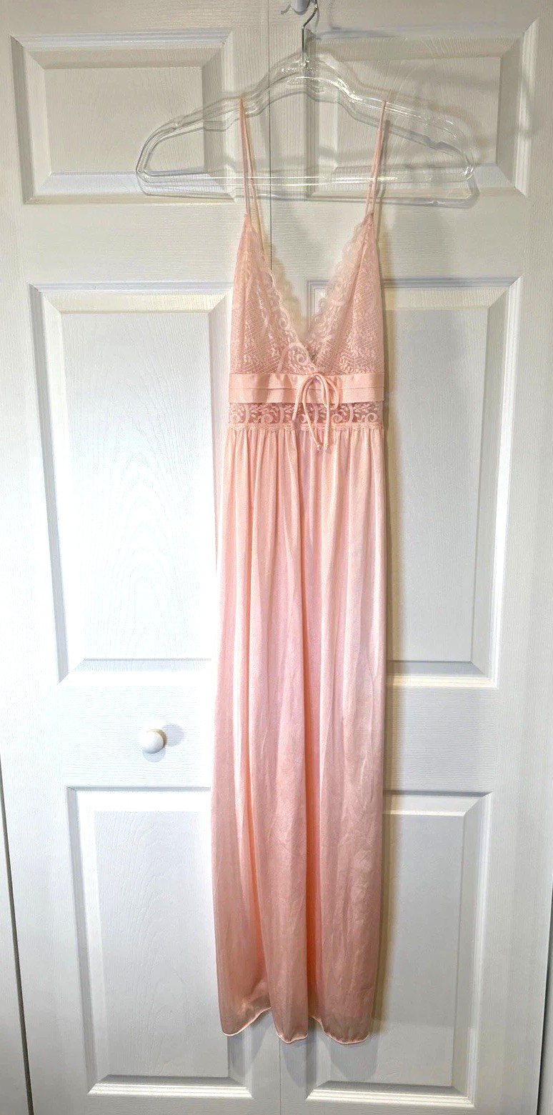 Gilead Peignoir Set Nightgown Robe Women S/M Pink Peach Lace Trim Vintage USA