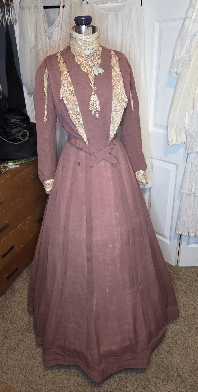 Edwardian Mauve/Old Rose Wool Crepe Afternoon Dress w/ Irish Lace Inserts READ