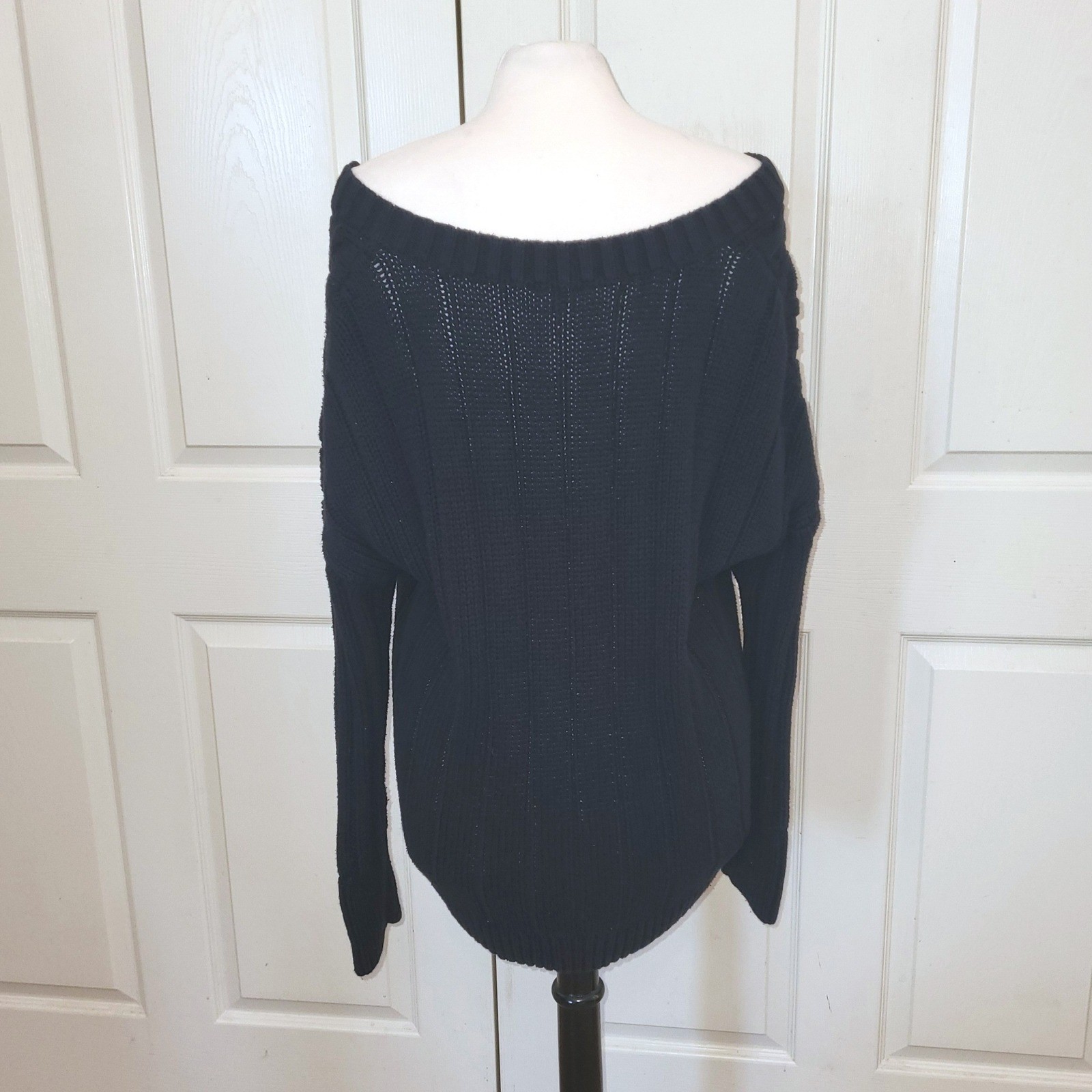 VTG Express Black Chunky Cable Knit Deep V-Neck Off Shoulder 80s Retro Sweater M