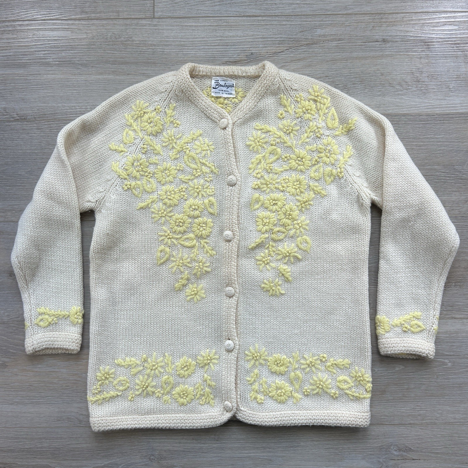 VTG Bamberger’s Med Wool Cream Yellow Embroidered Cardigan Sweater Cottagecore