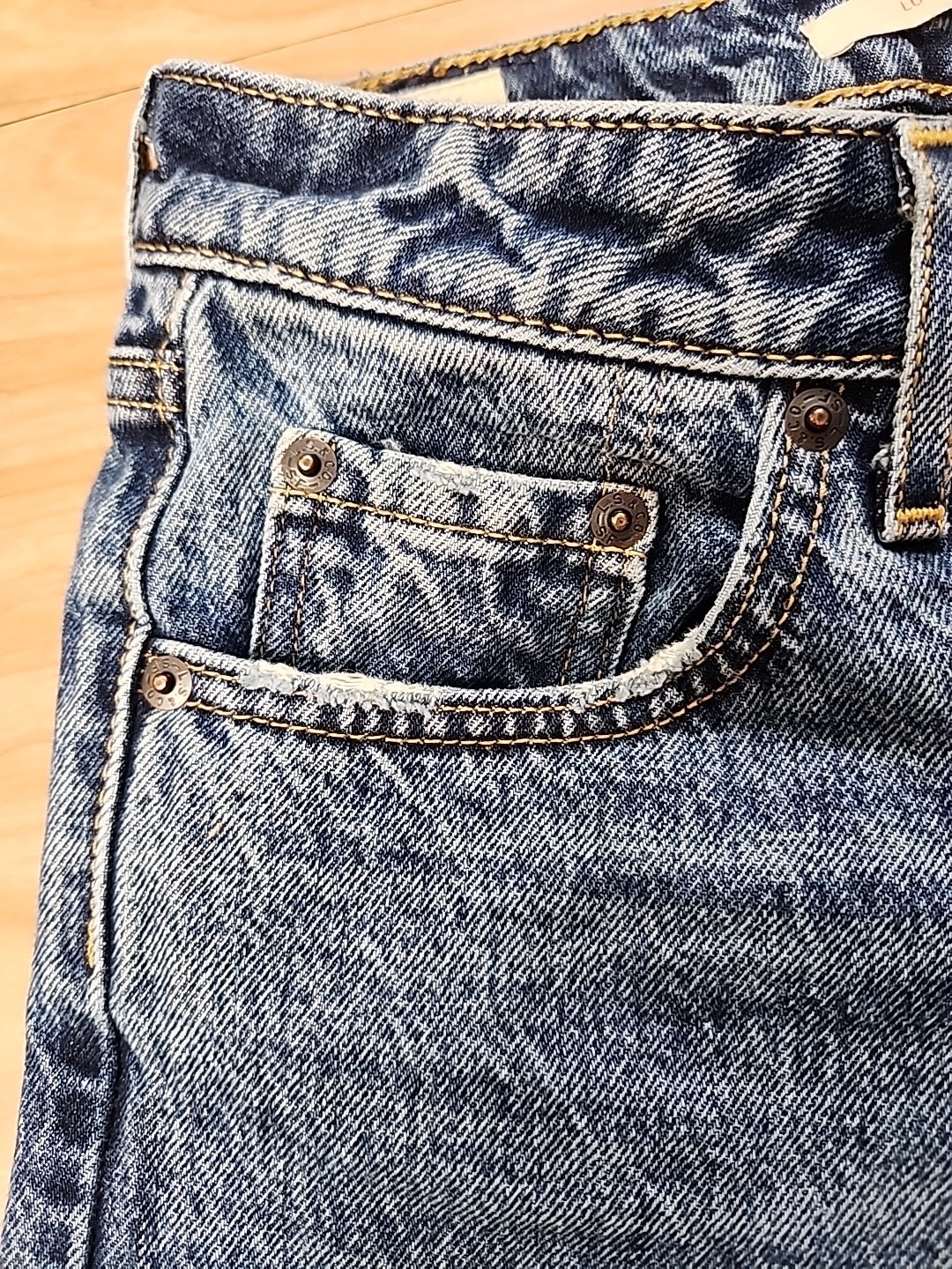 Vintage Levis With Big E Leather Patch Acid Wash Blue Low Loose Sz 26×32 Frayed