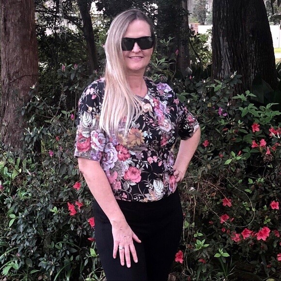 Vintage floral print bouquet button front top women’s size medium