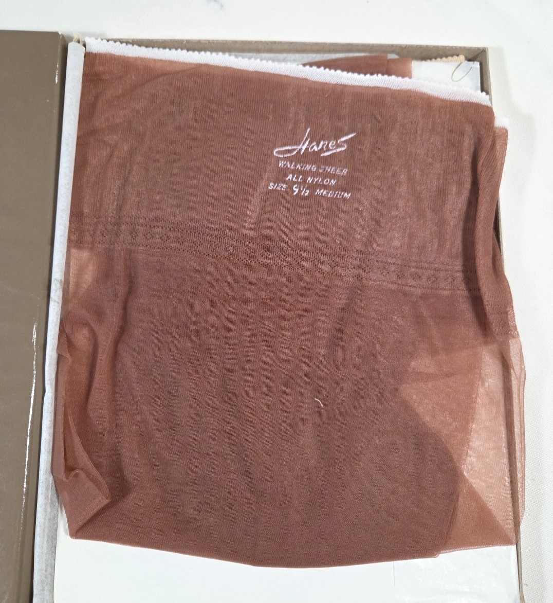 2 Prs – Vtg. Hanes Walking Sheer Stockings / Sz 9 1/2 M / Color = Mayfair