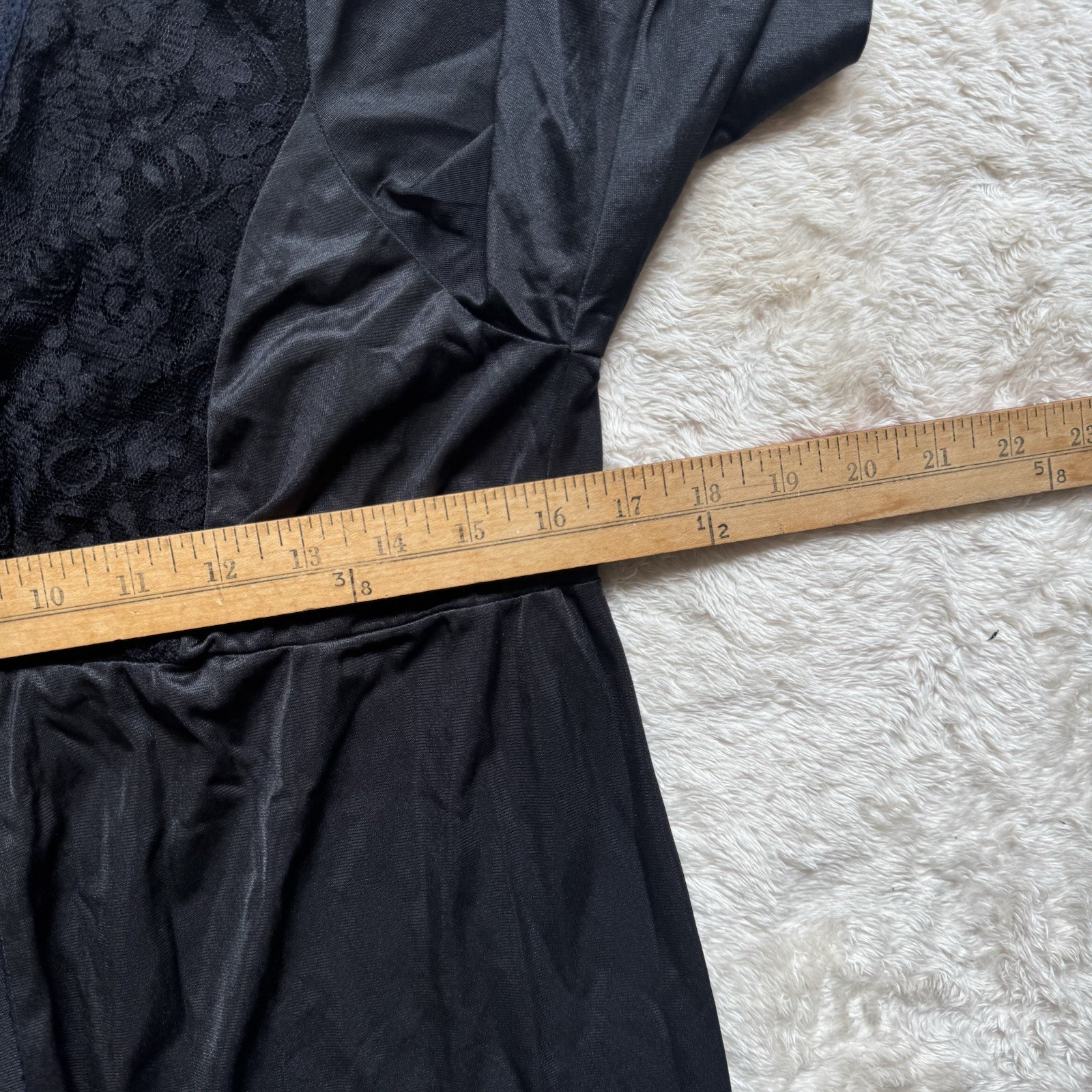 Taryn Alexander Vintage Black Long Lace Trim Nylon Nightgown Robe. Sz M