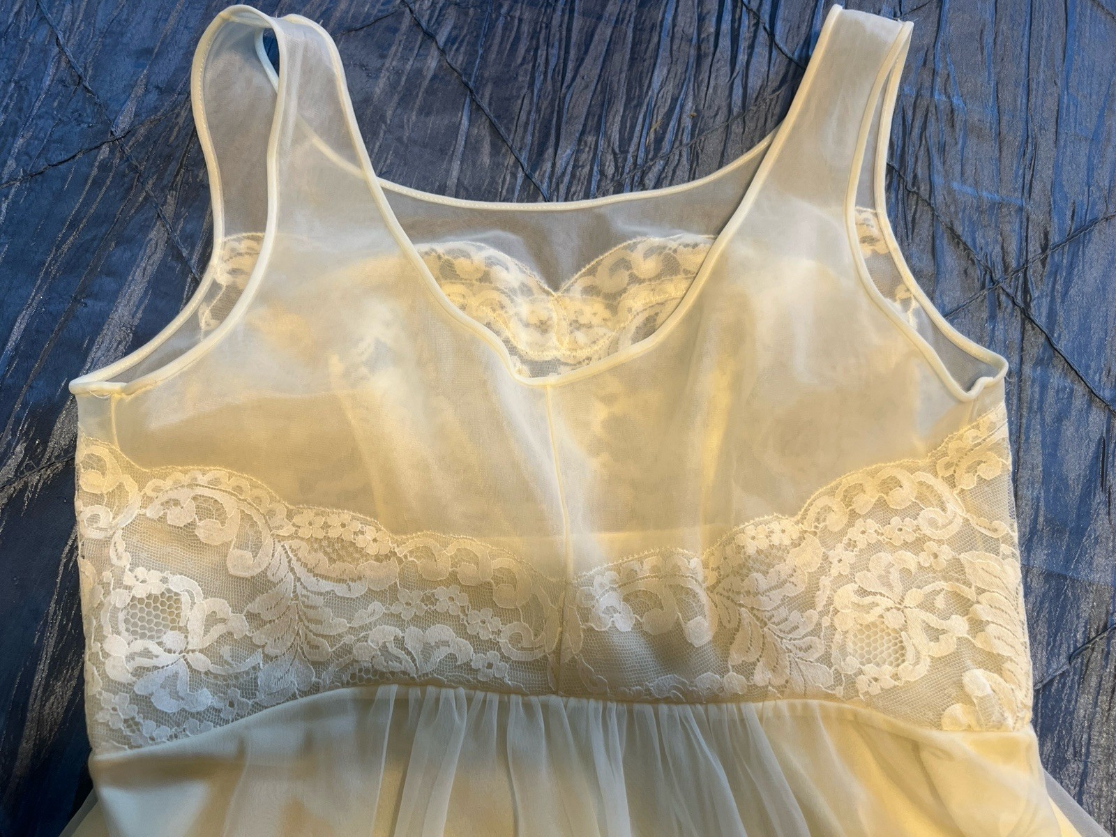 Vintage 80’s Shadow Line Yellow nightgown robe peignoir set lace nylon chiffon S