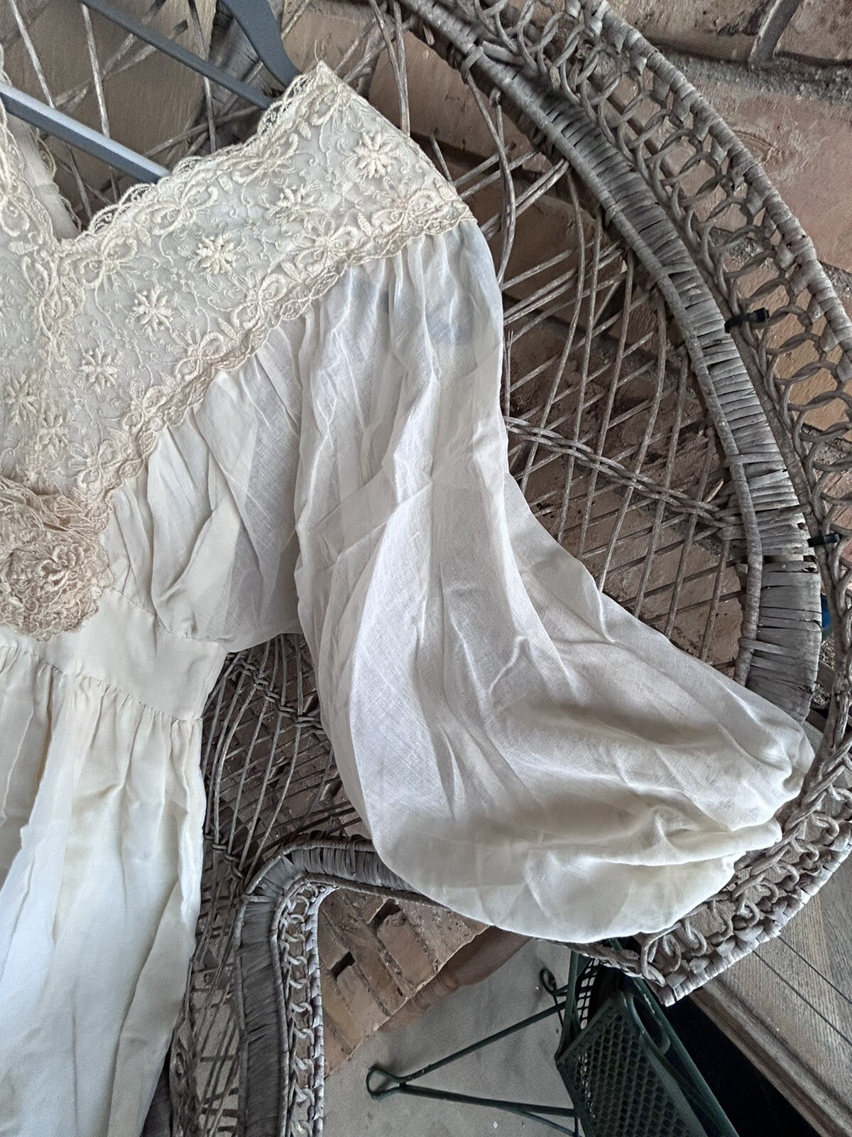 Vintage Ivory Prairie Dress 3/4 Puffy Sleeves Embroidered Lace Bodice 25” Waist
