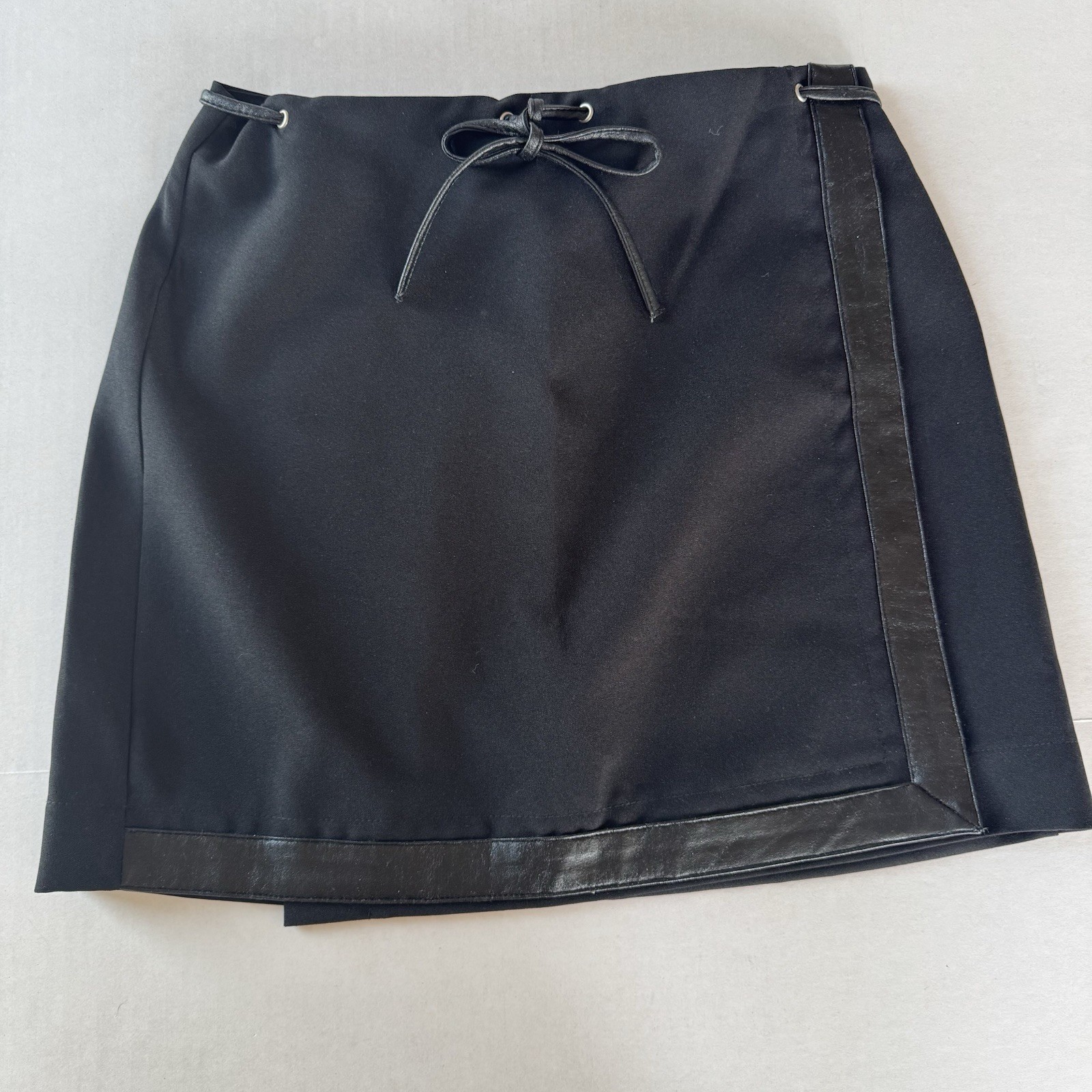 Vintage 90’s Y2K No Excuses Black Mini Wrap Skirt Pleather Trim Accents 5/6 (A2)